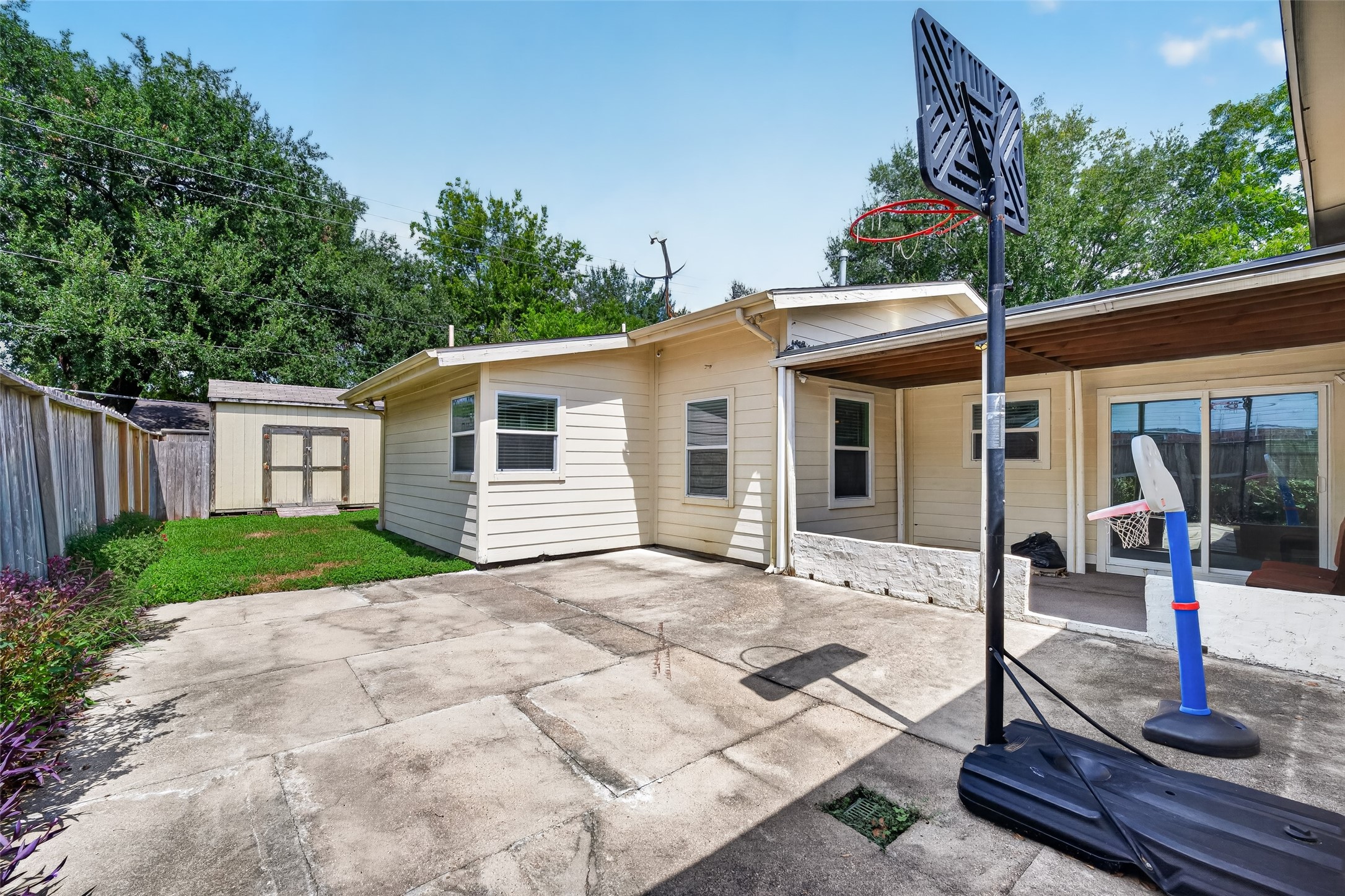 7002 Leader Street Property Photo 44