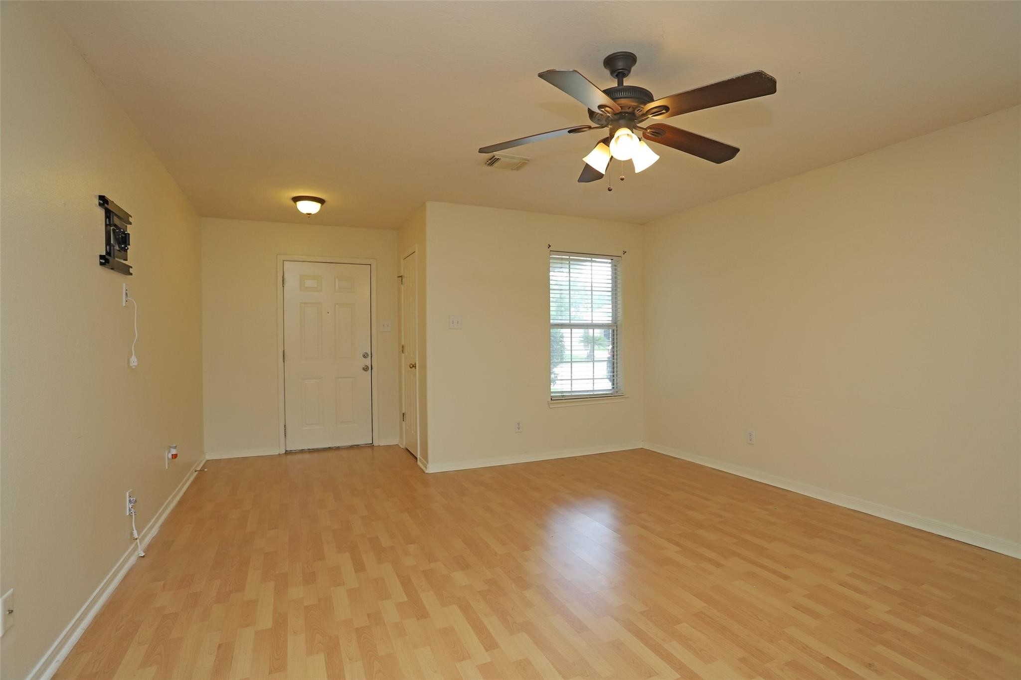 7518 Drifting Willow Court Property Photo 6
