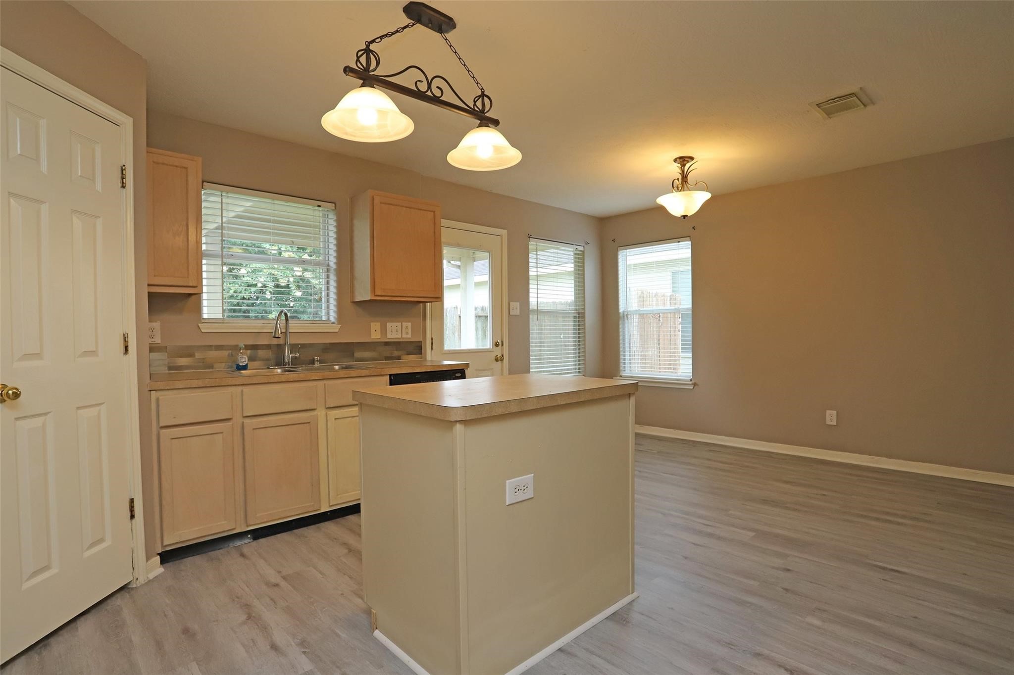 7518 Drifting Willow Court Property Photo 11