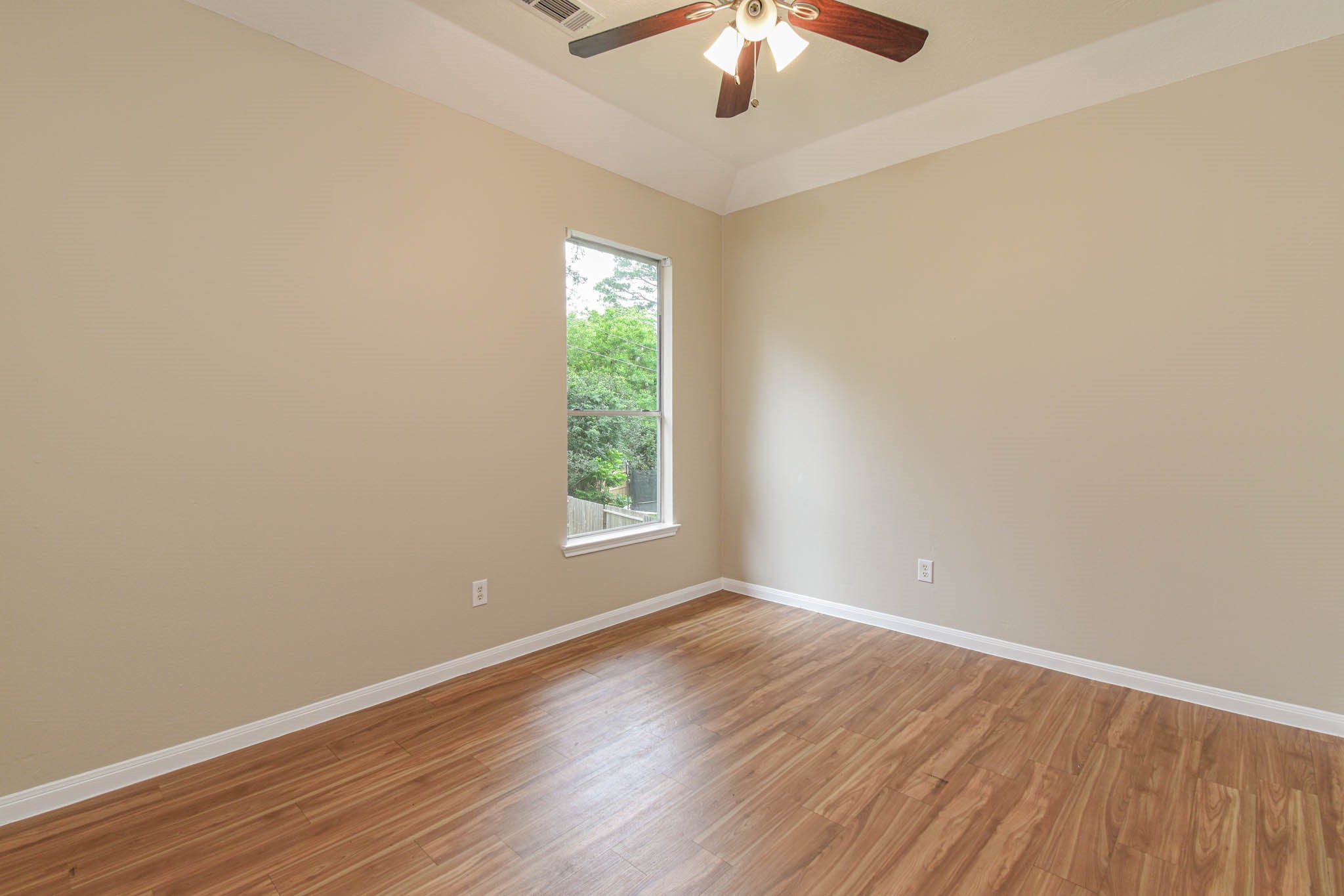 9523 Tallow Tree Drive Property Photo 13