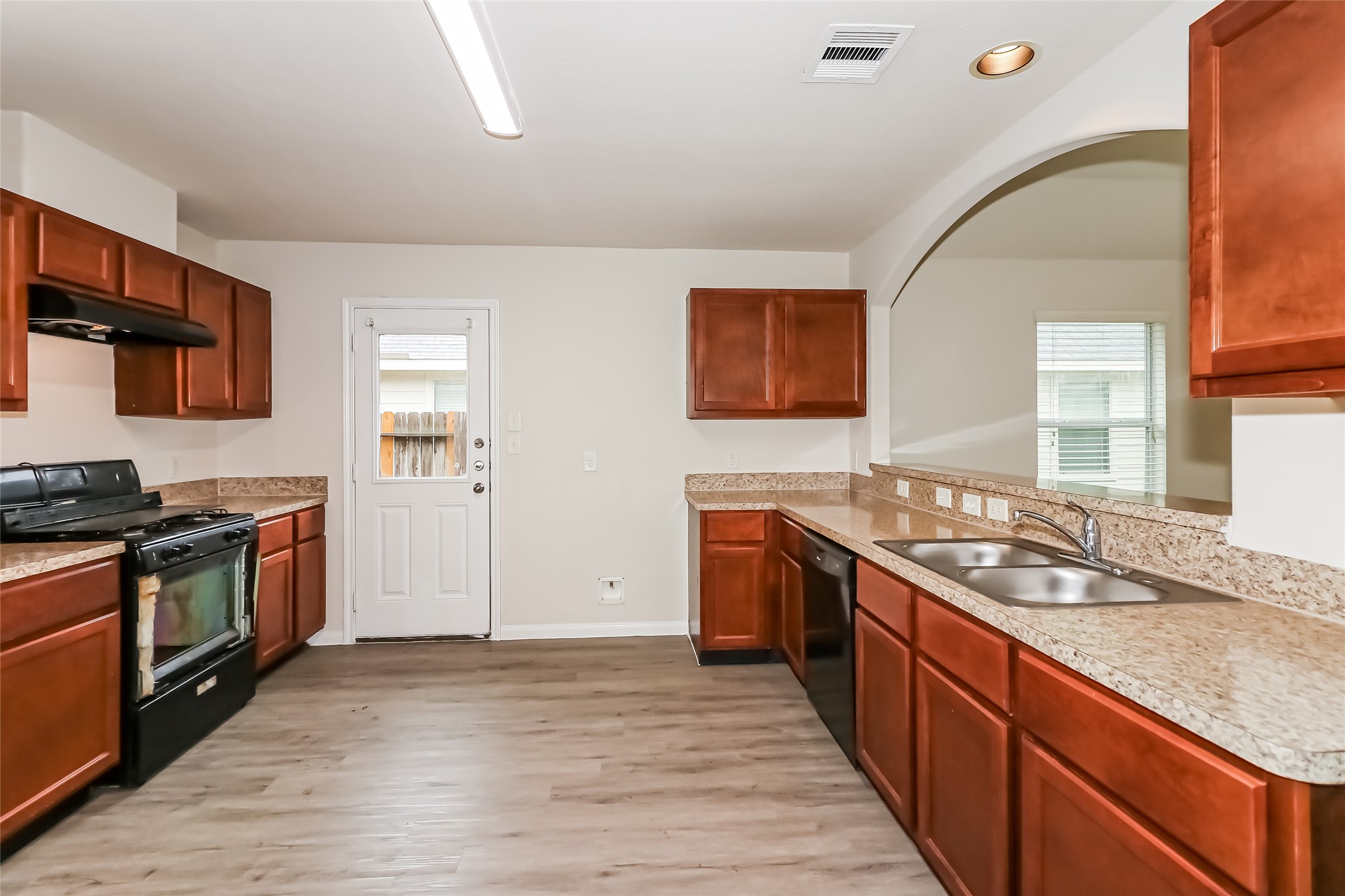 5627 Plantation Forest Drive Property Photo 2