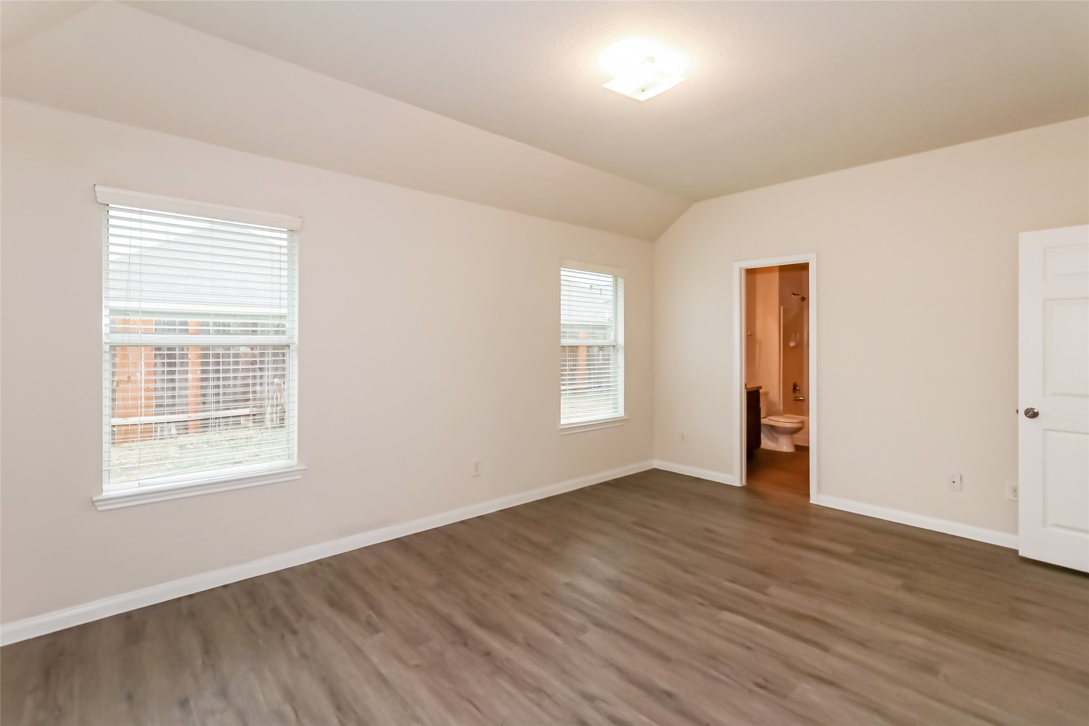 5627 Plantation Forest Drive Property Photo 6