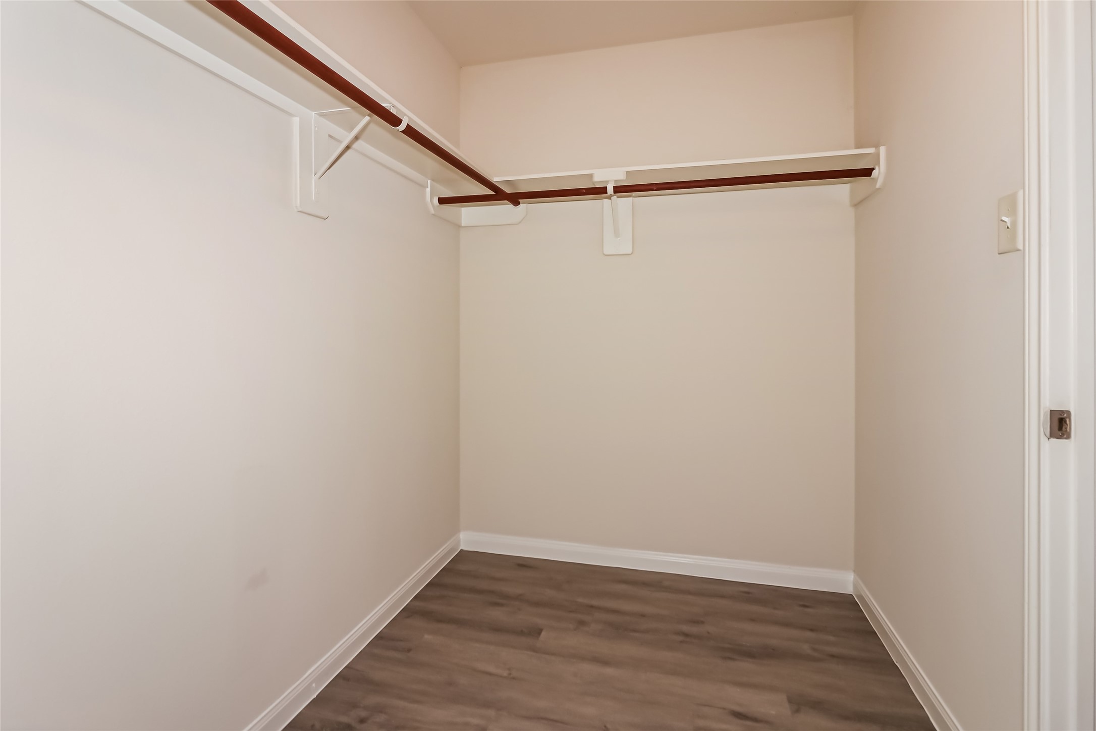 5627 Plantation Forest Drive Property Photo 10