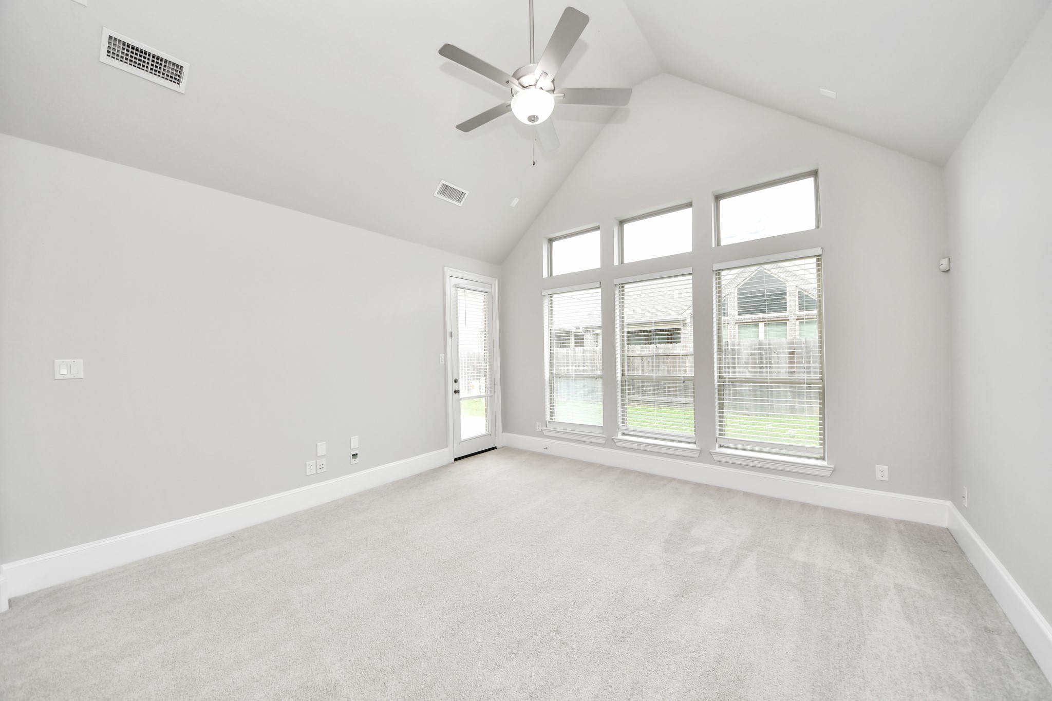 6006 Dovetail Cliff Court Property Photo 11