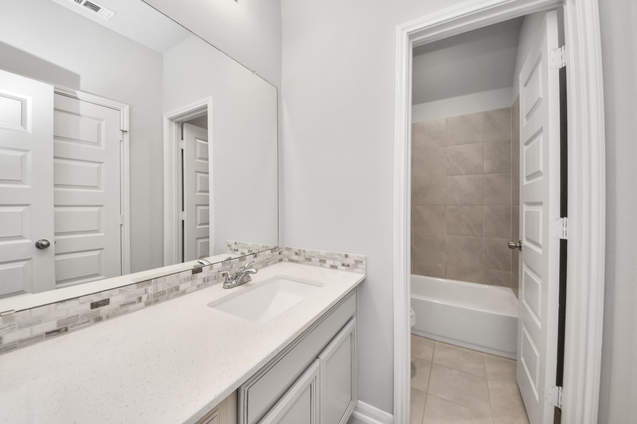 6006 Dovetail Cliff Court Property Photo 32