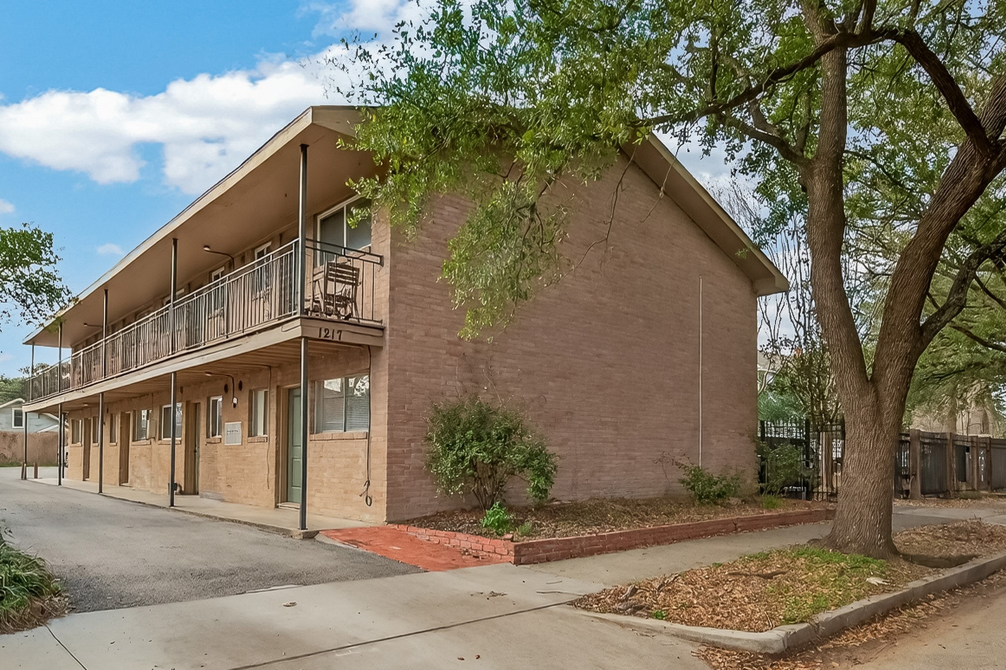 1217 Heights Boulevard 2 Property Photo 2