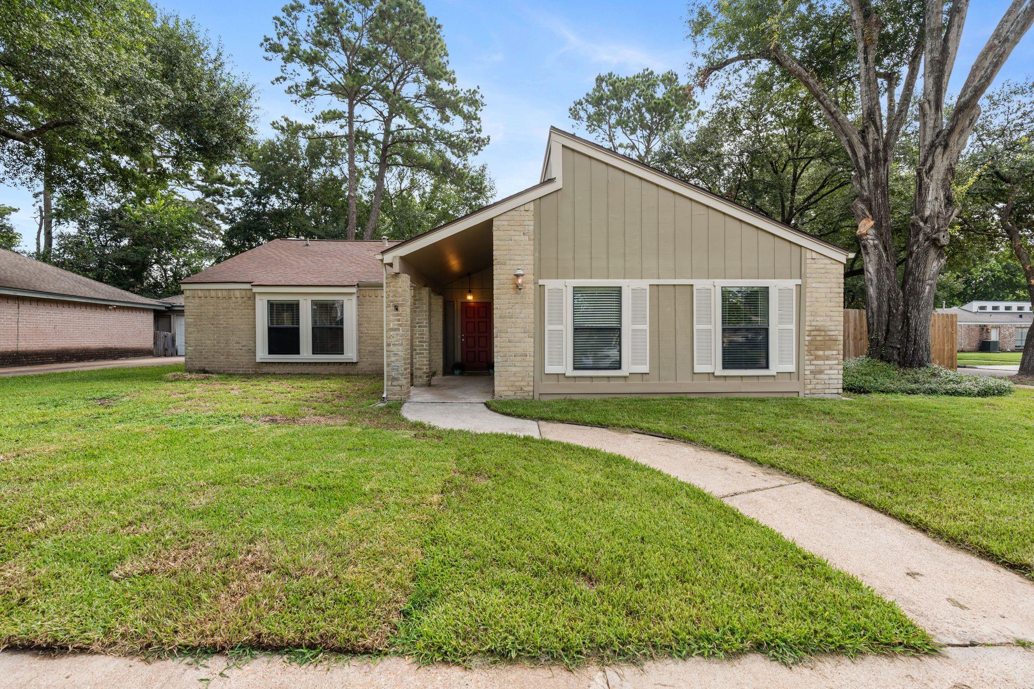 14923 Forest Lodge Court, Houston TX 77070 Property Photo 1