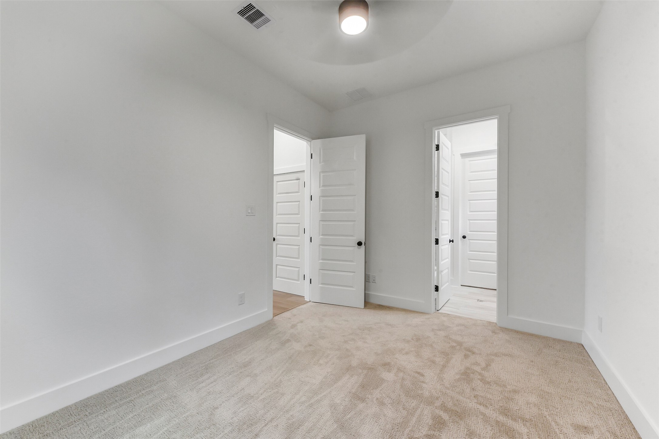 806 Fisher Street F Property Photo 24