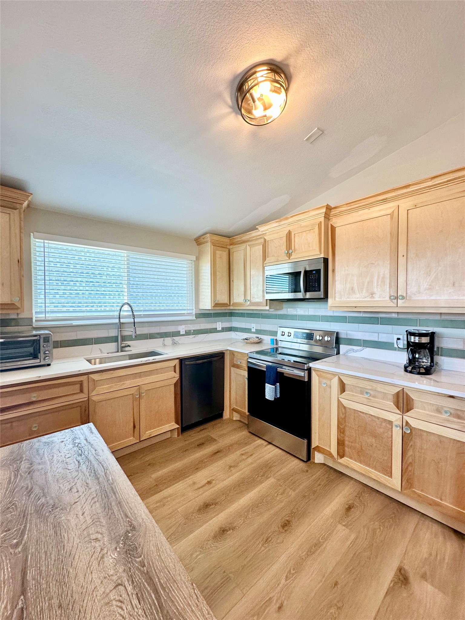 12908 John Reynolds Road Property Photo 1
