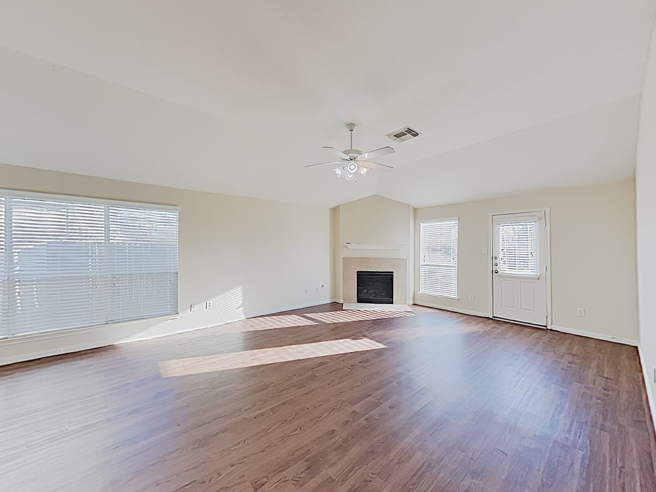 6002 Deep South Drive Property Photo 3
