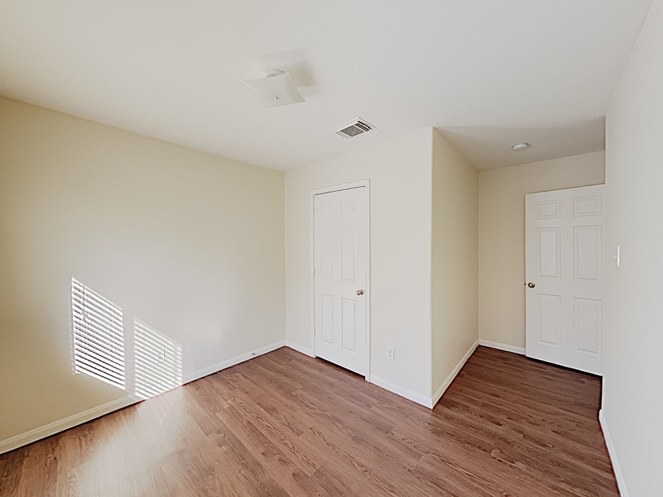 6002 Deep South Drive Property Photo 4
