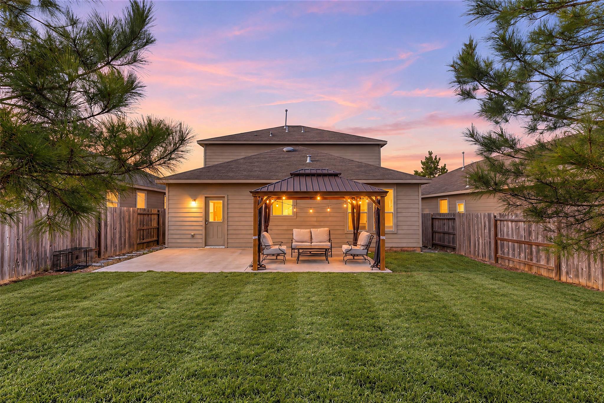 120 Shadow Leaf Trail, Willis Tx 77378 Property Photo 2