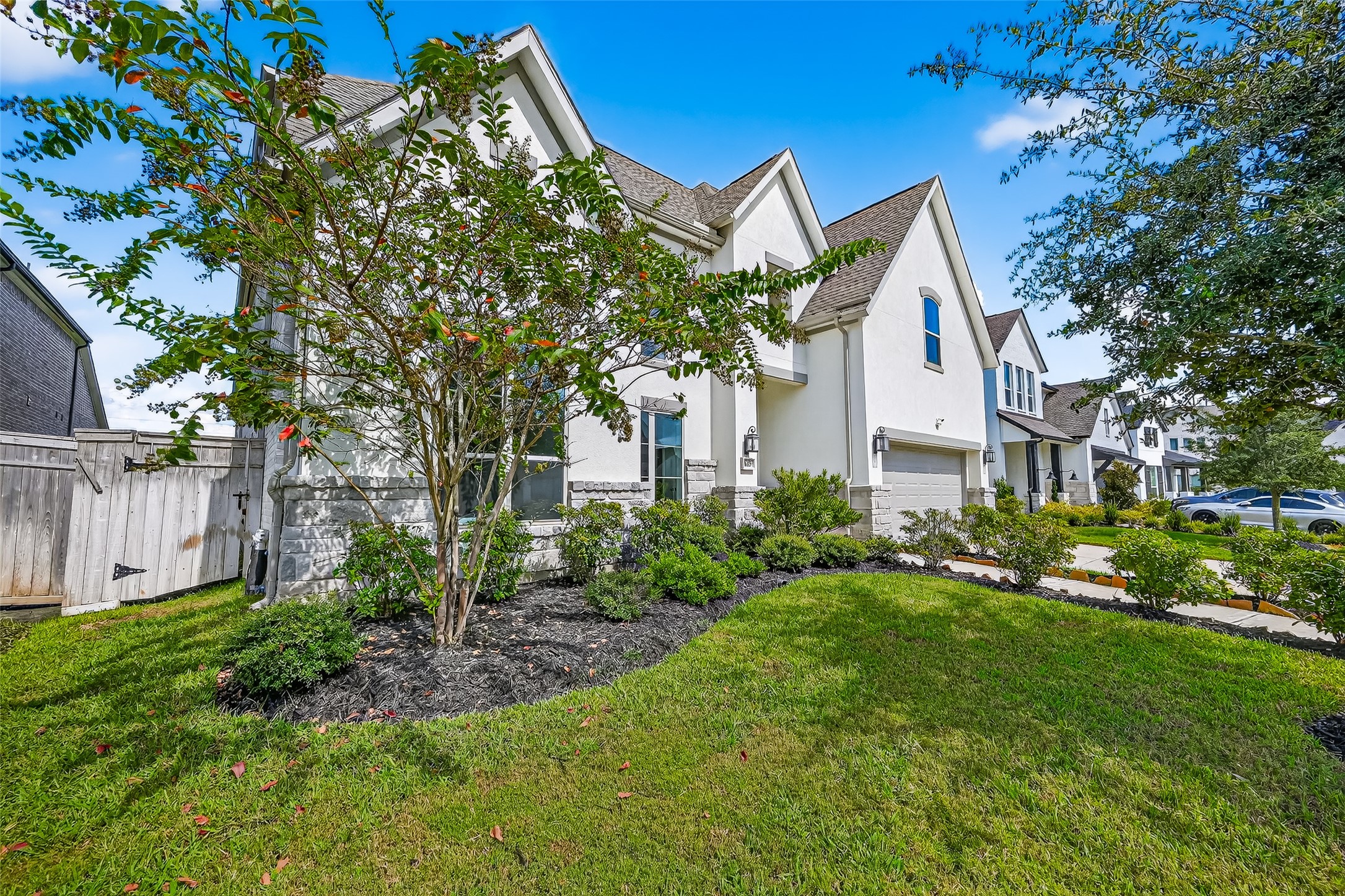 9019 Bayou Spring Court Property Photo 3