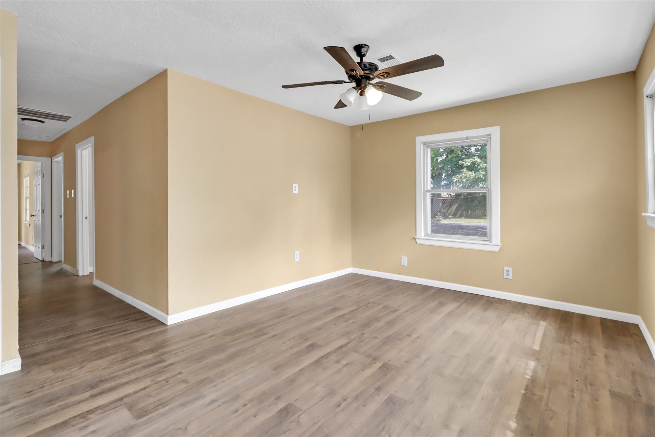 1008 Largo Street Property Photo 3
