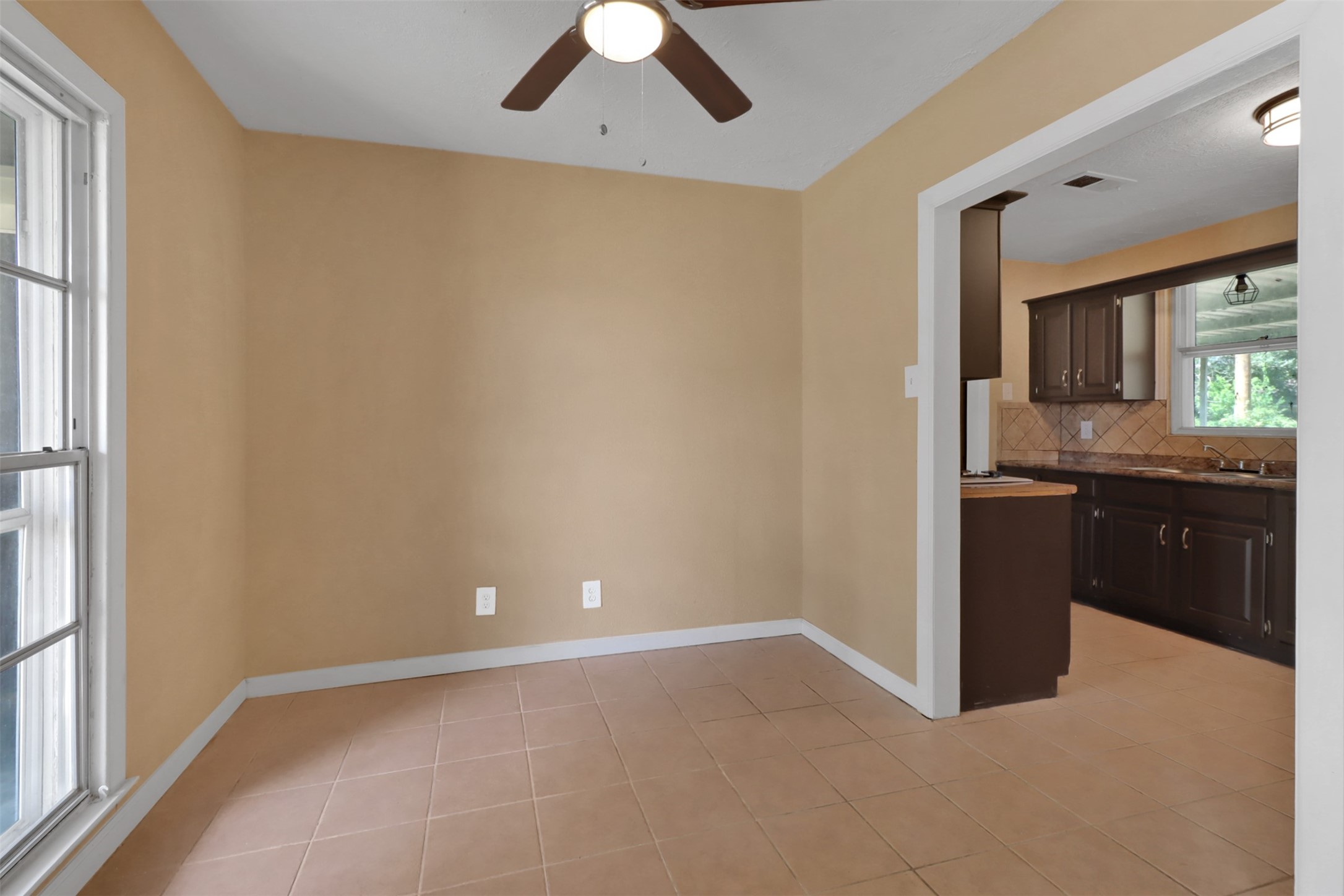 1008 Largo Street Property Photo 4