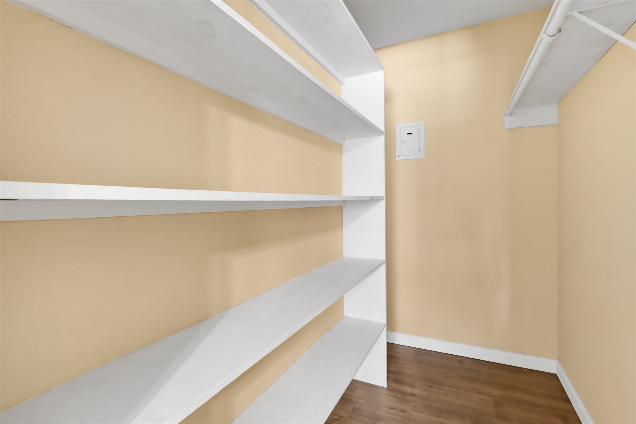 1008 Largo Street Property Photo 9