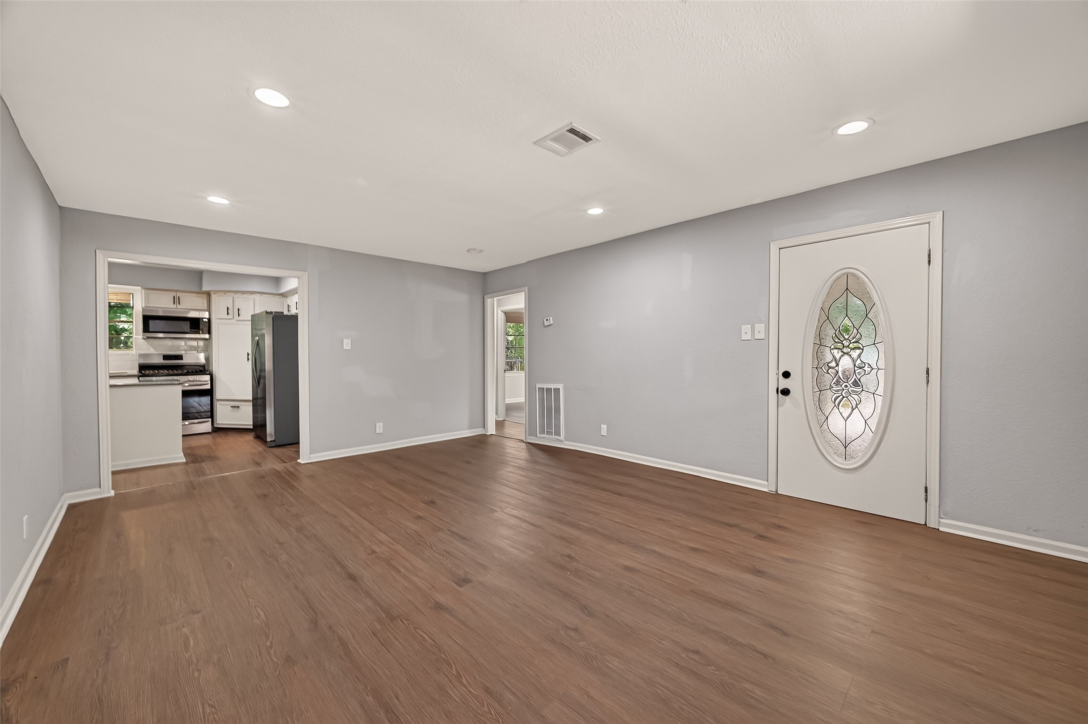 1509 Lawrence Avenue Property Photo 7