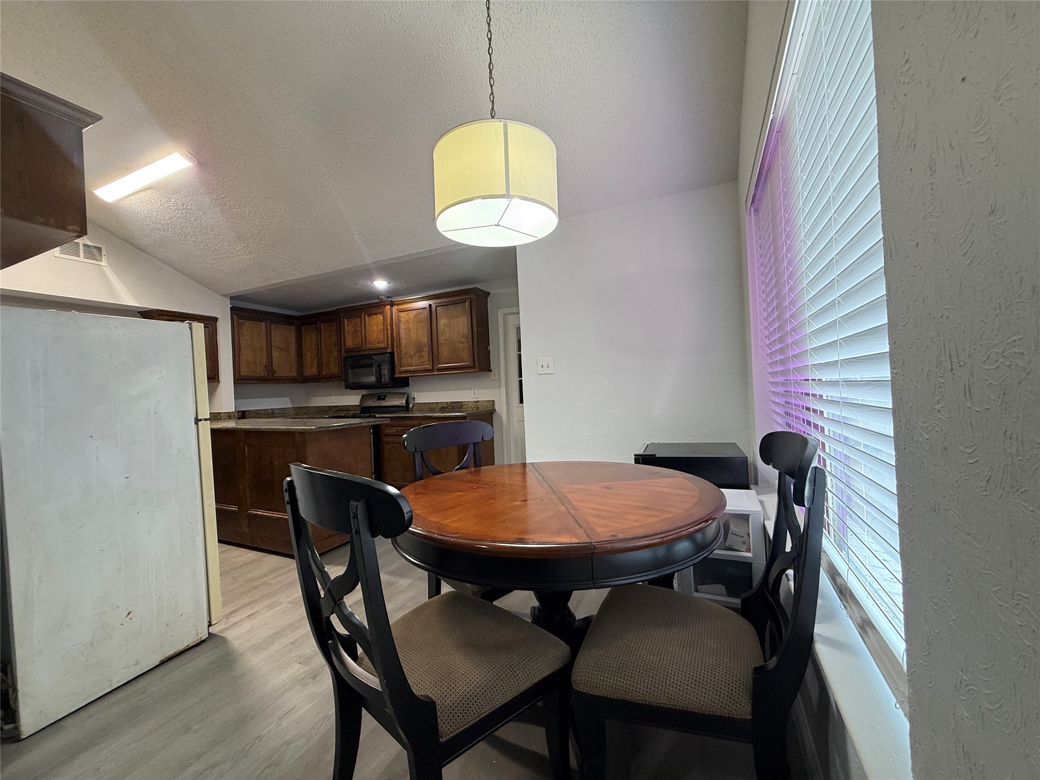 16718 Sinaloa Drive Property Photo 6