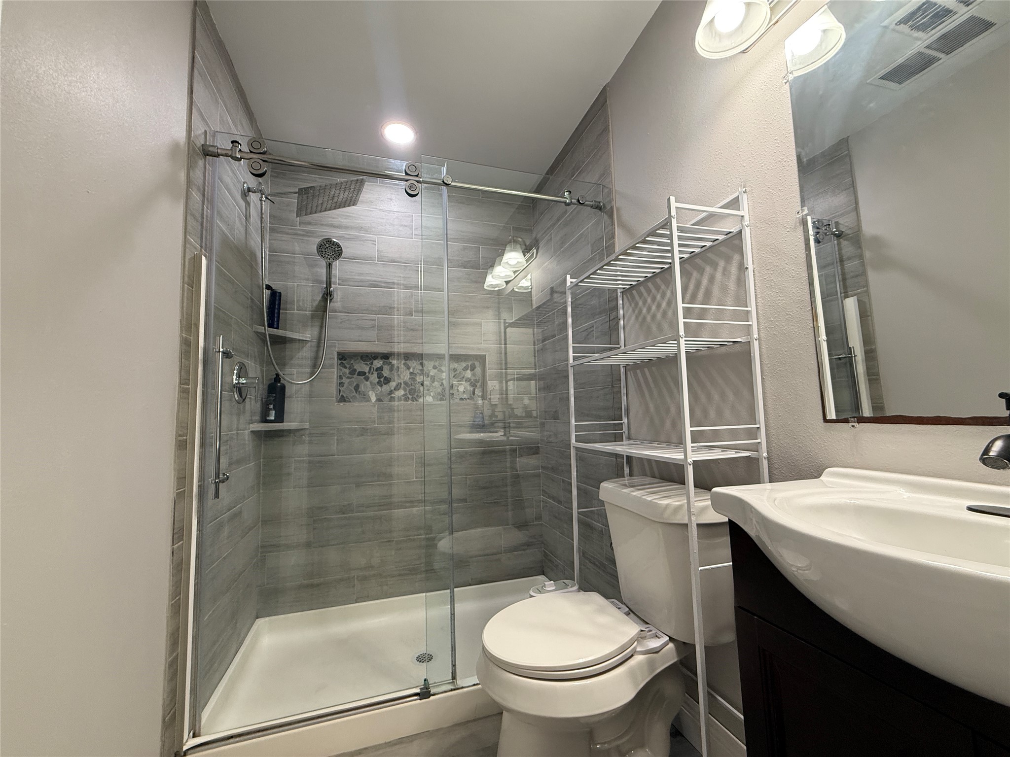 16718 Sinaloa Drive Property Photo 16