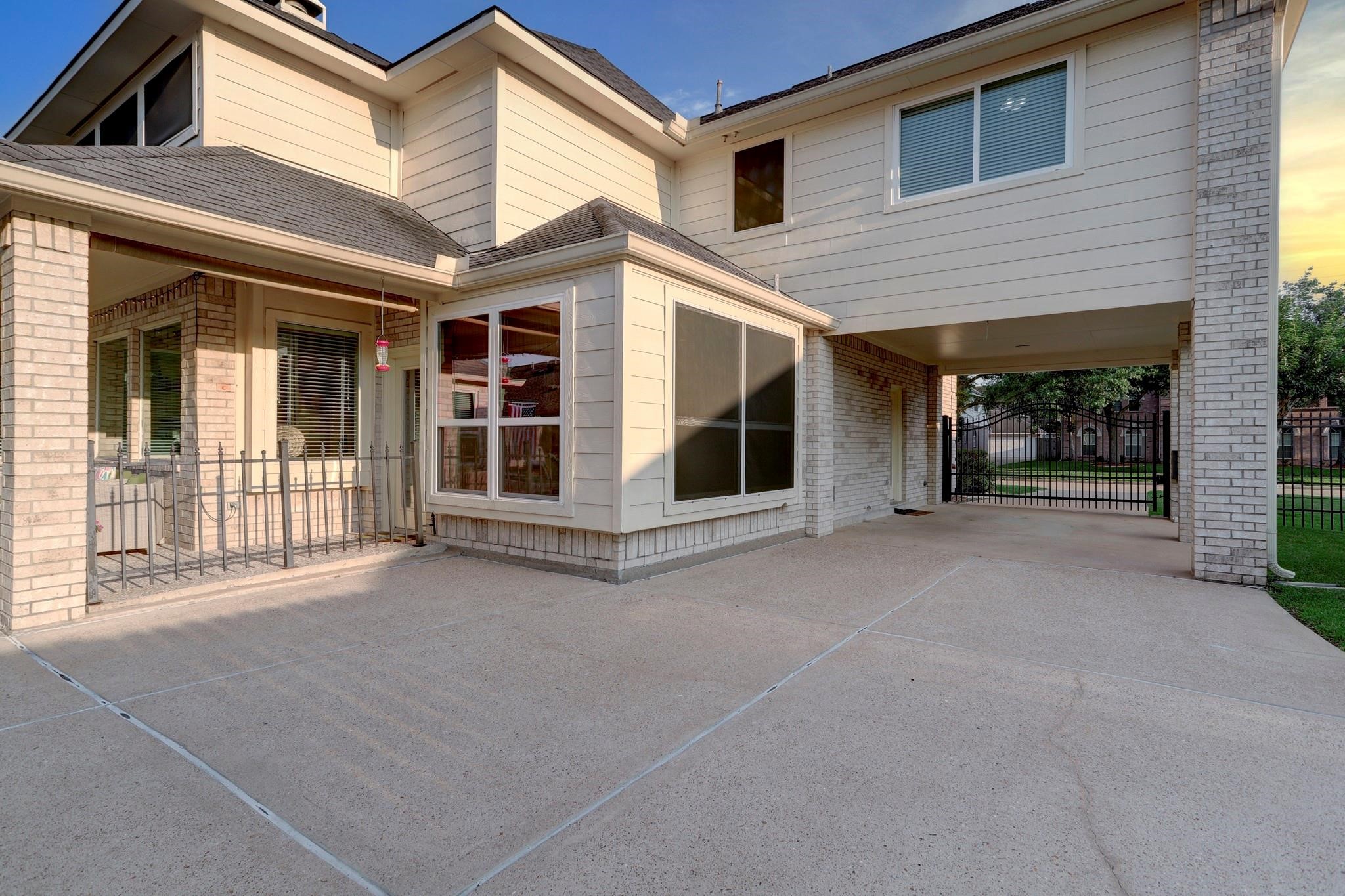 22514 Bridgehaven Drive Property Photo 3