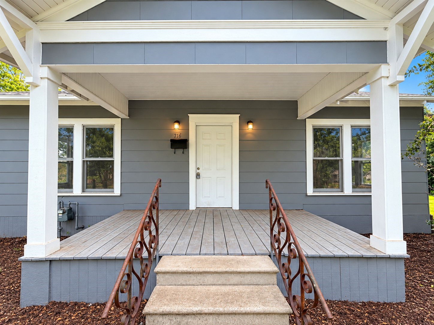 716 Olive Street Property Photo 2