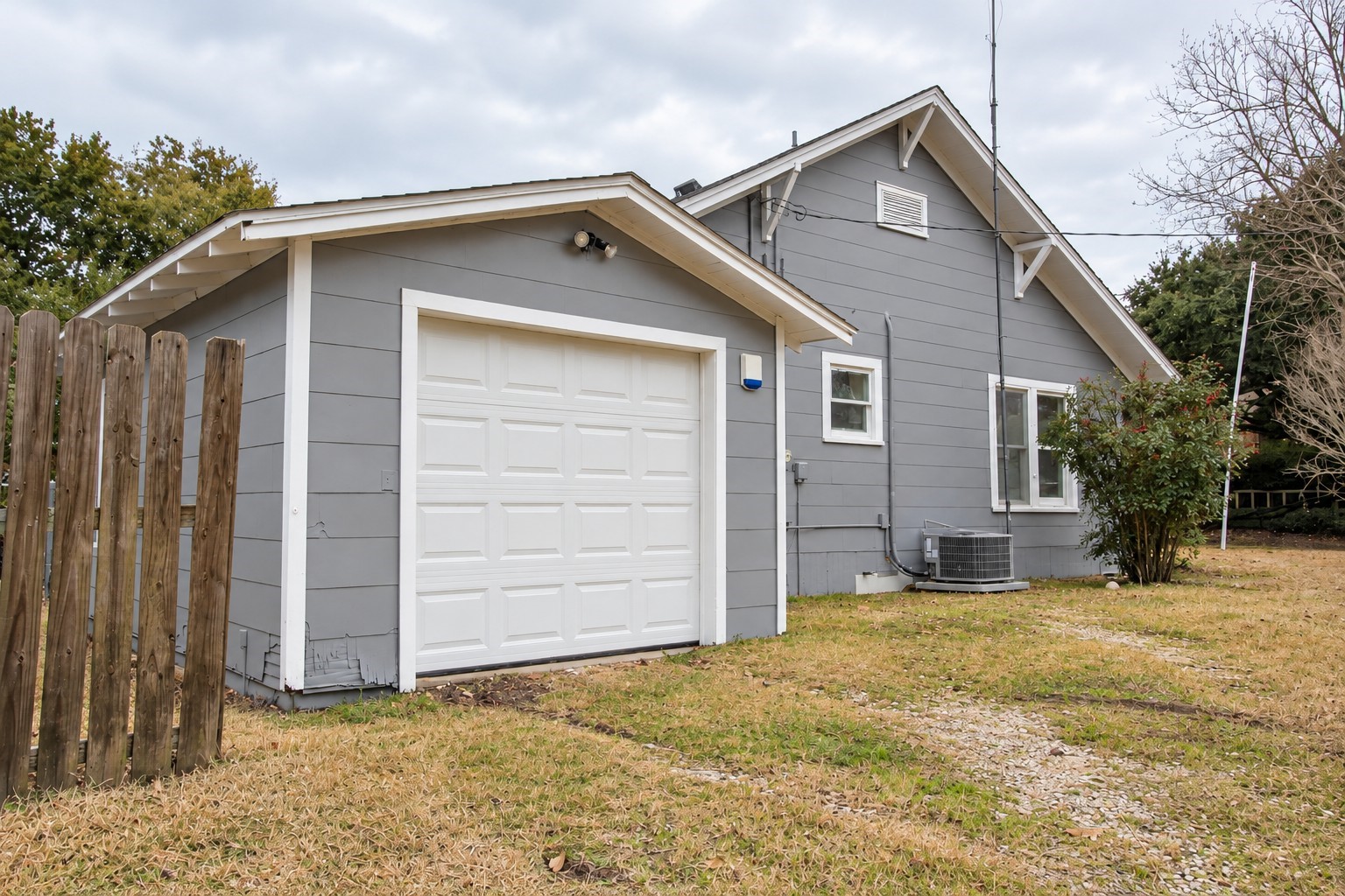 716 Olive Street Property Photo 10