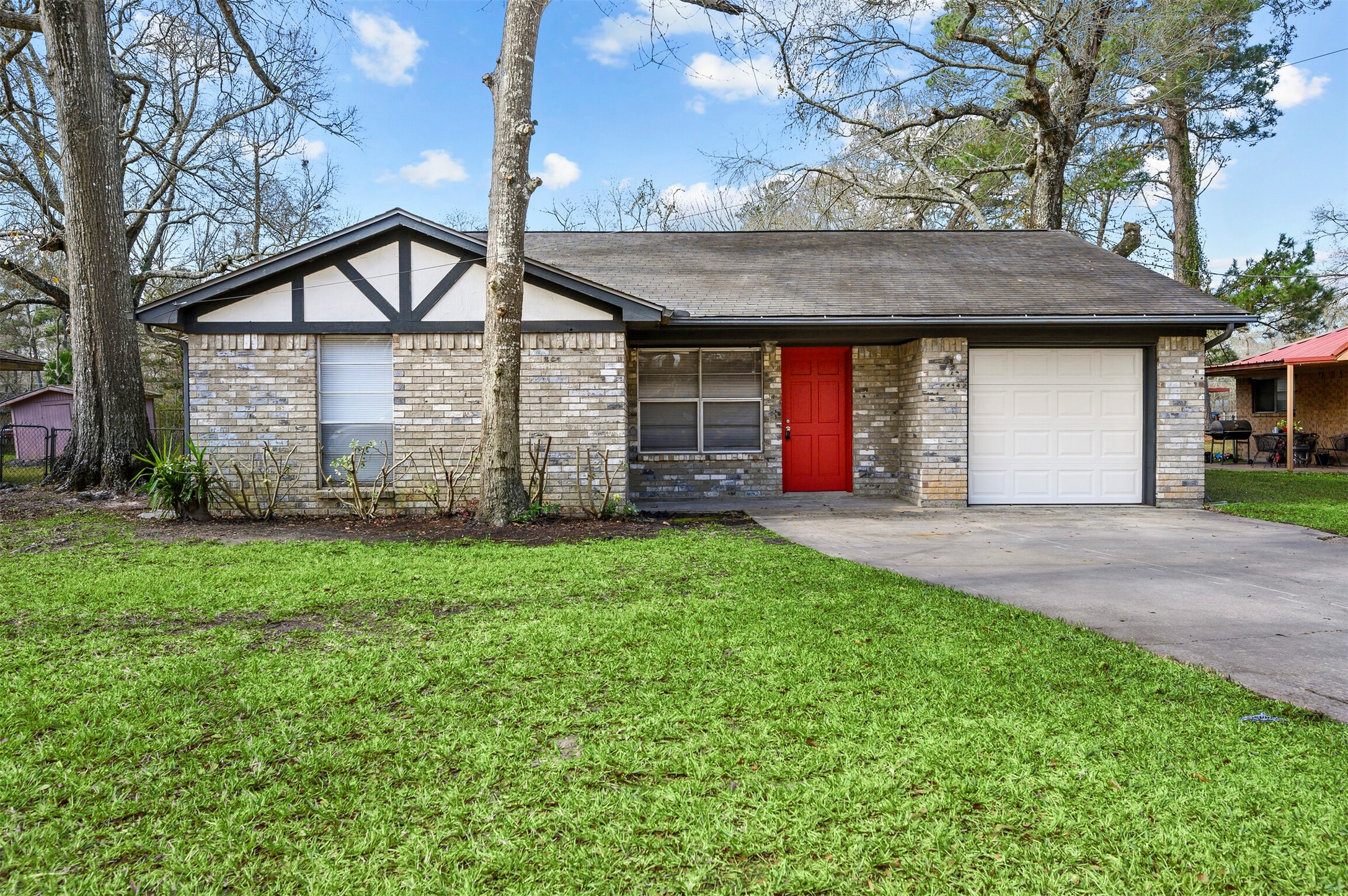 1304 S Holly Avenue Property Photo