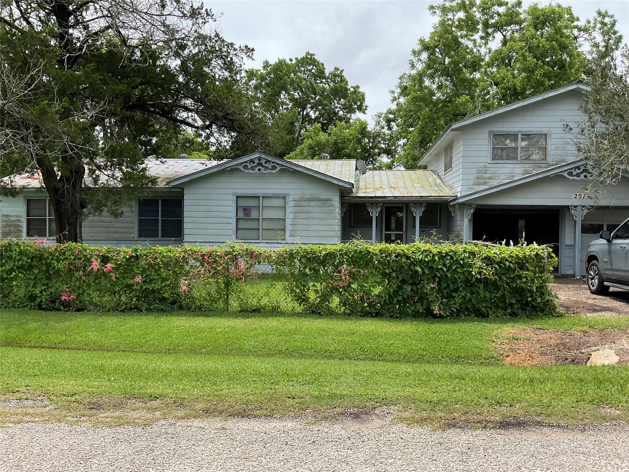 297 6th Street E Property Photo 2