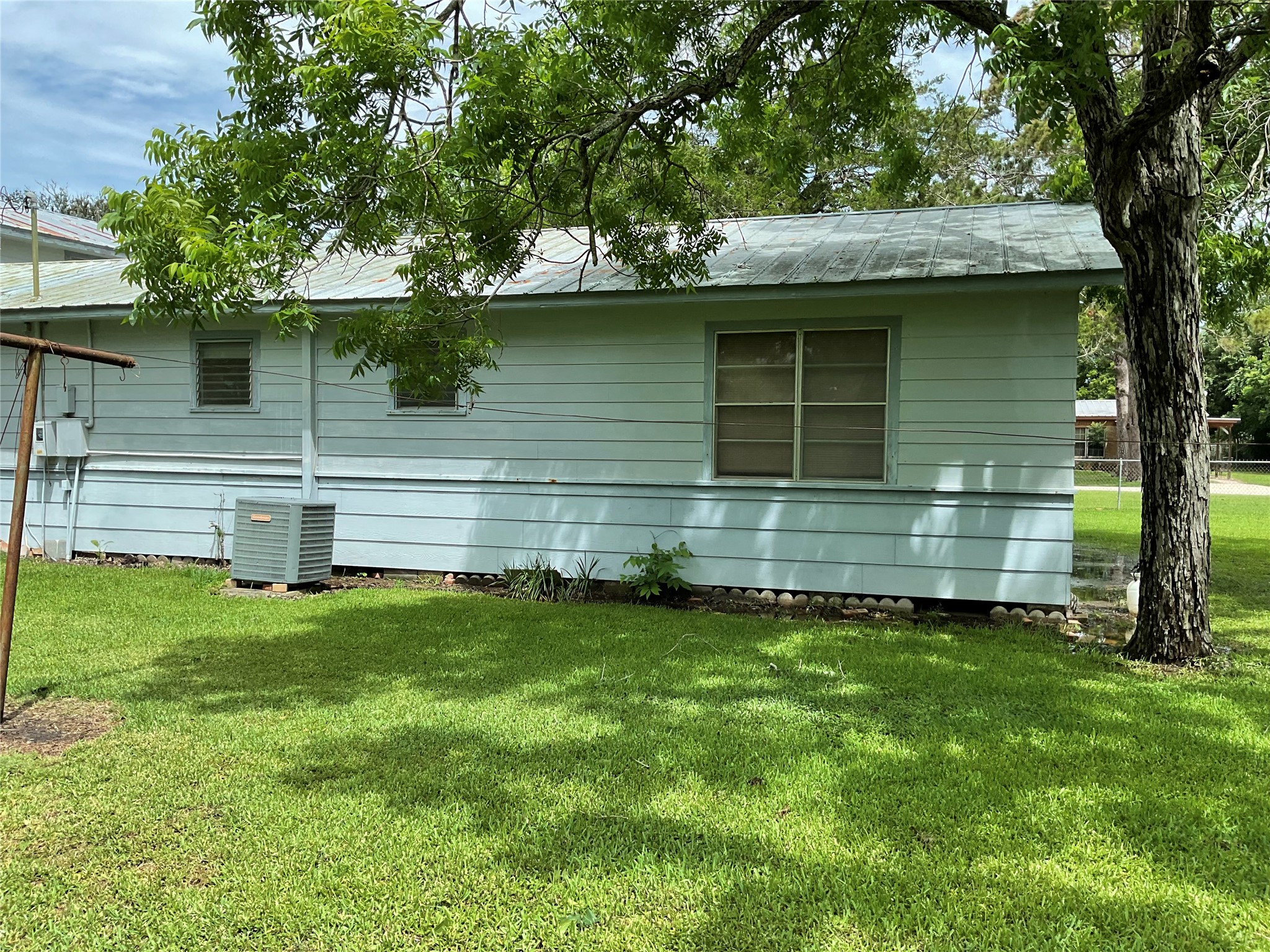 297 6th Street E Property Photo 3