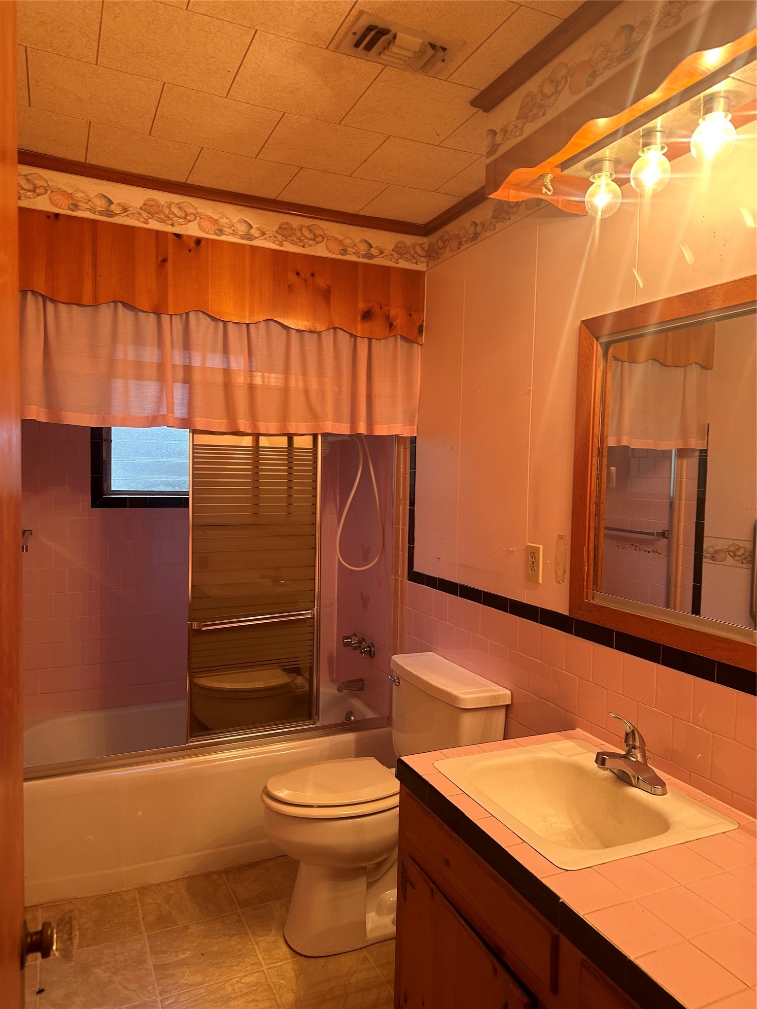 297 6th Street E Property Photo 8