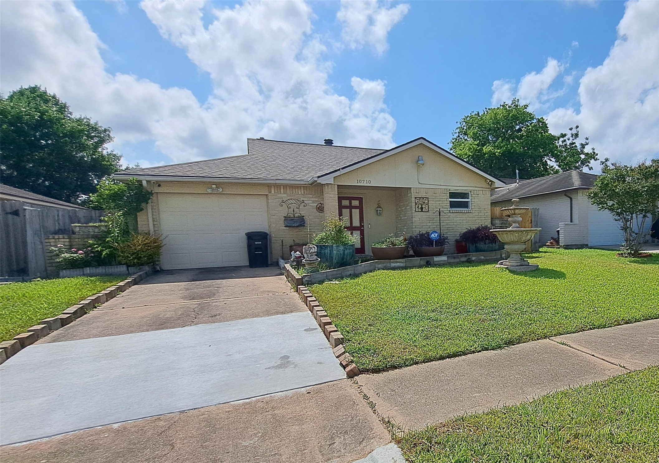 10710 Parkland Woods Drive Property Photo 1