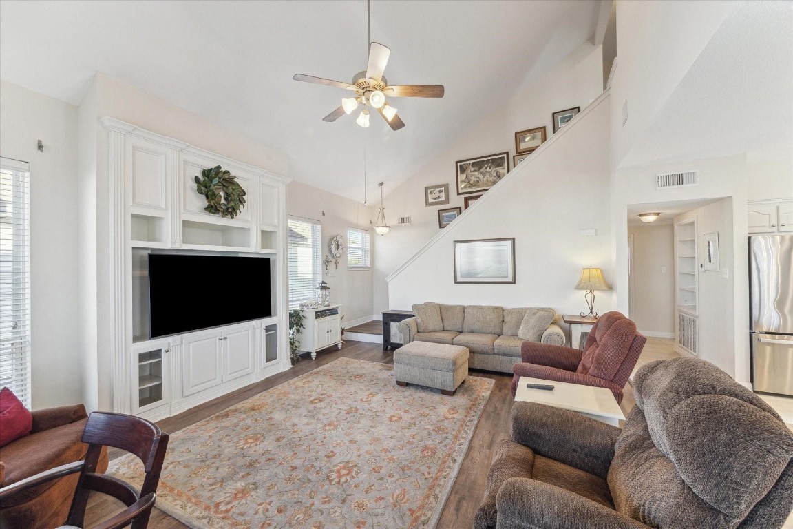 422 Windward Way Property Photo 7