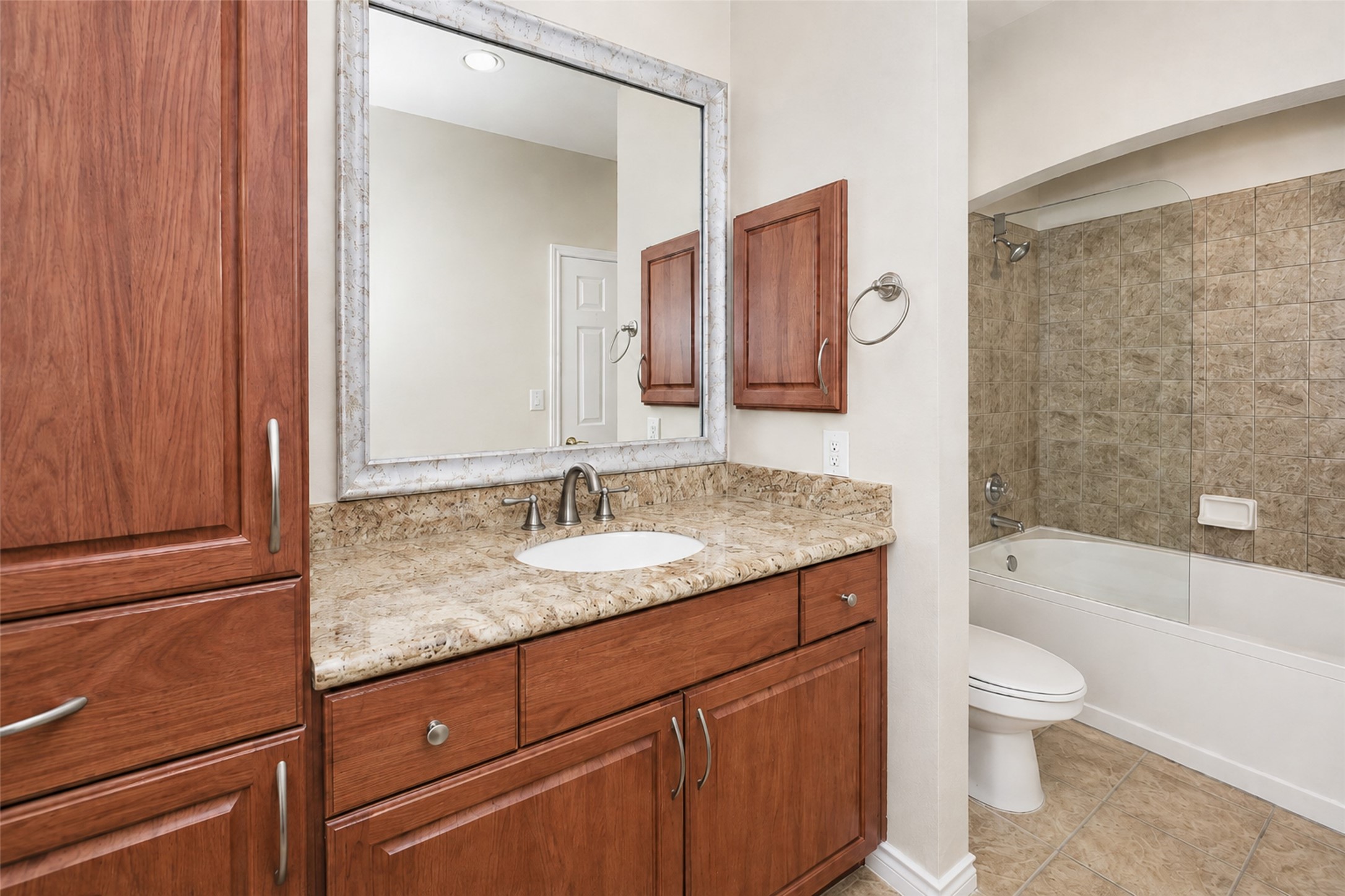 2400 Mccue Road 401 Property Photo 25