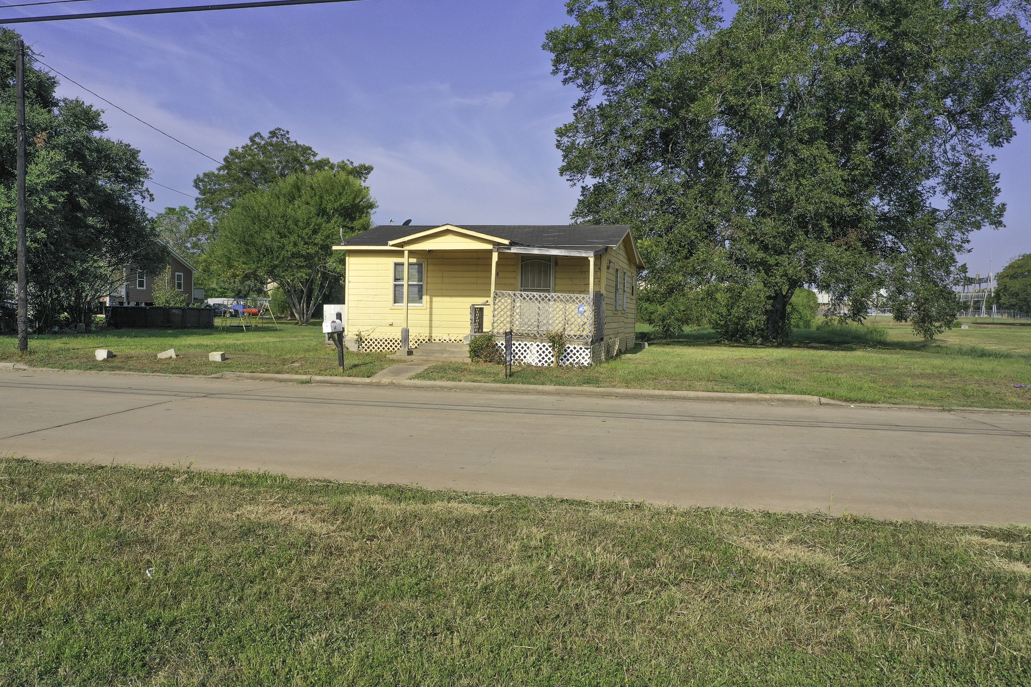 803 Mattie Street Property Photo 4