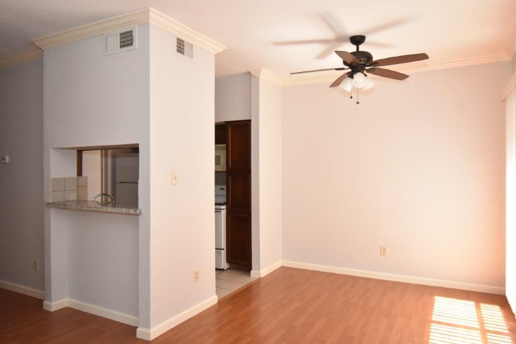 6602 Harbor Town Drive 605 Property Photo 7