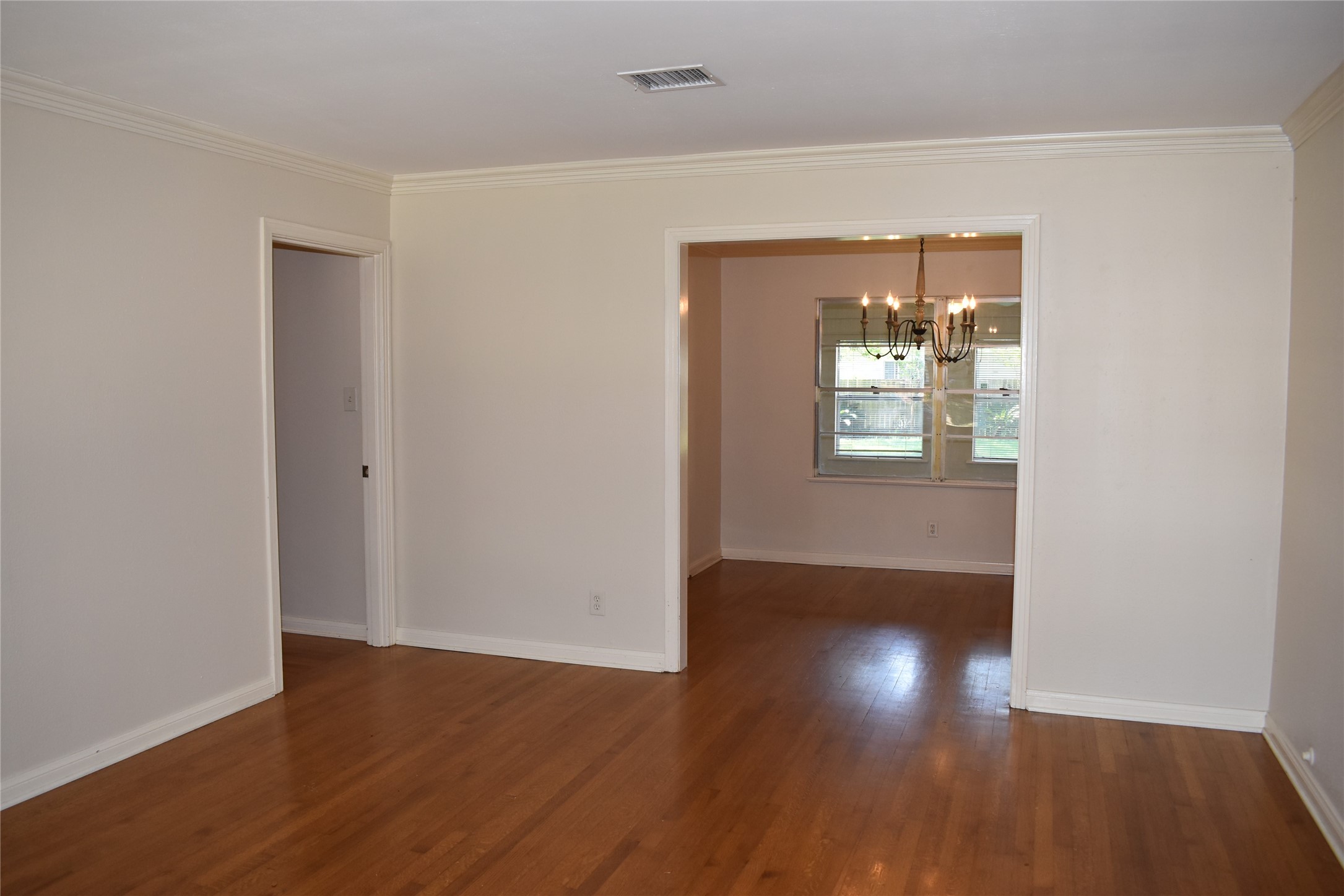 5911 Hornwood Drive Property Photo 4