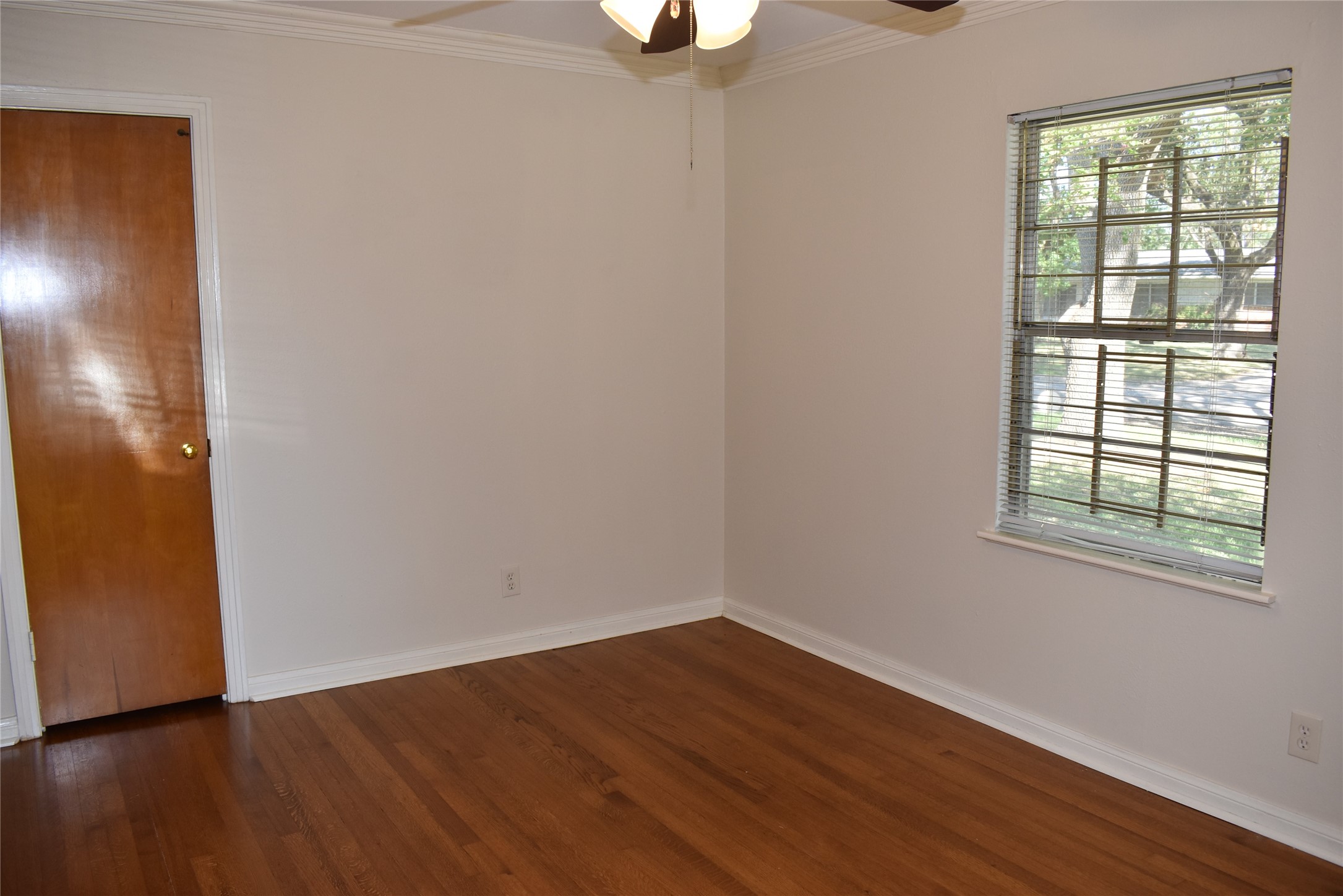 5911 Hornwood Drive Property Photo 9