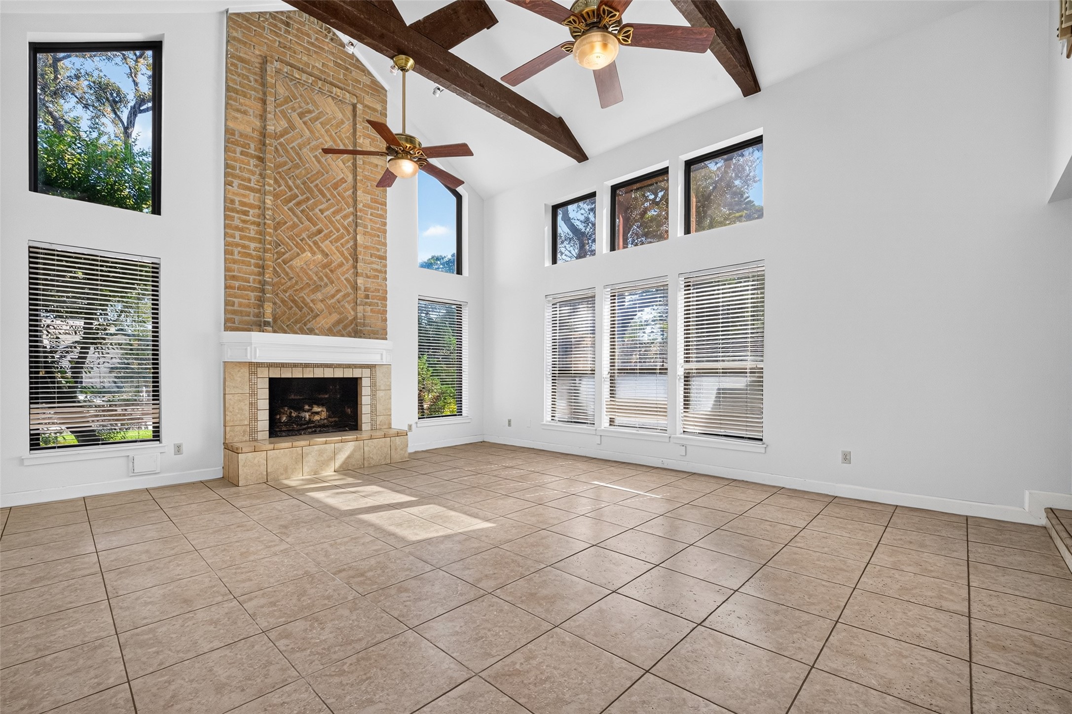 3119 Villa Lane Property Photo 11