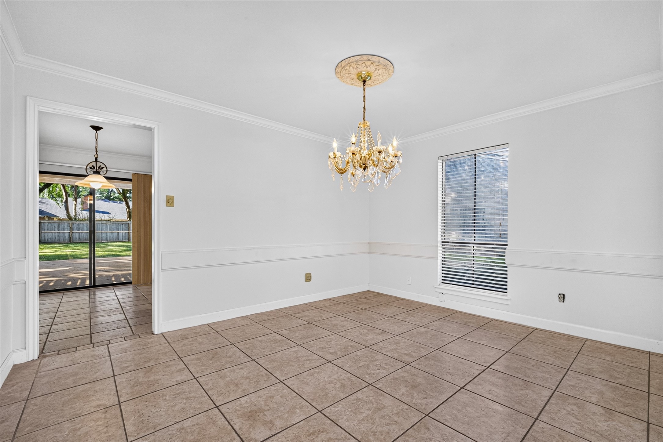 3119 Villa Lane Property Photo 15
