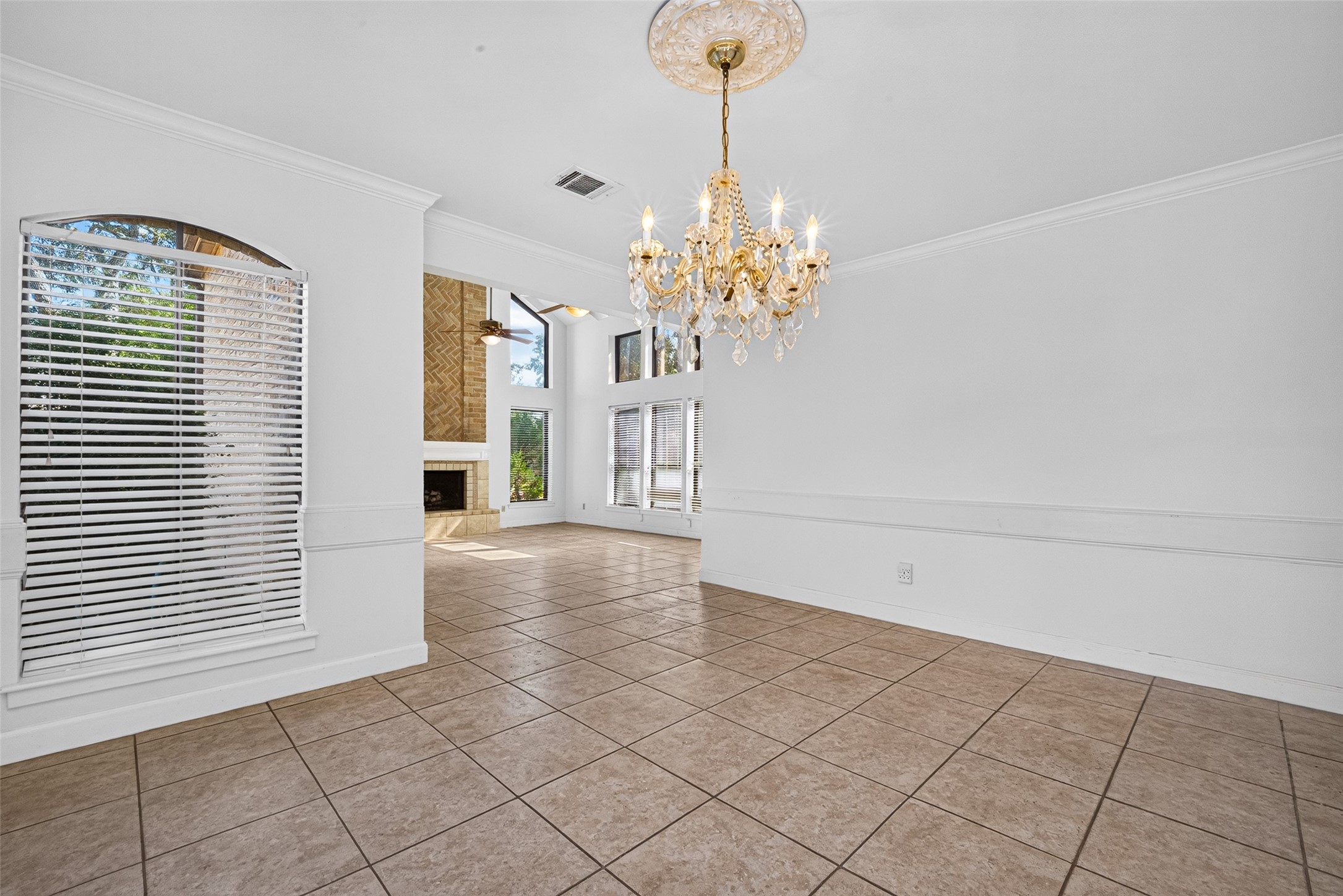 3119 Villa Lane Property Photo 16