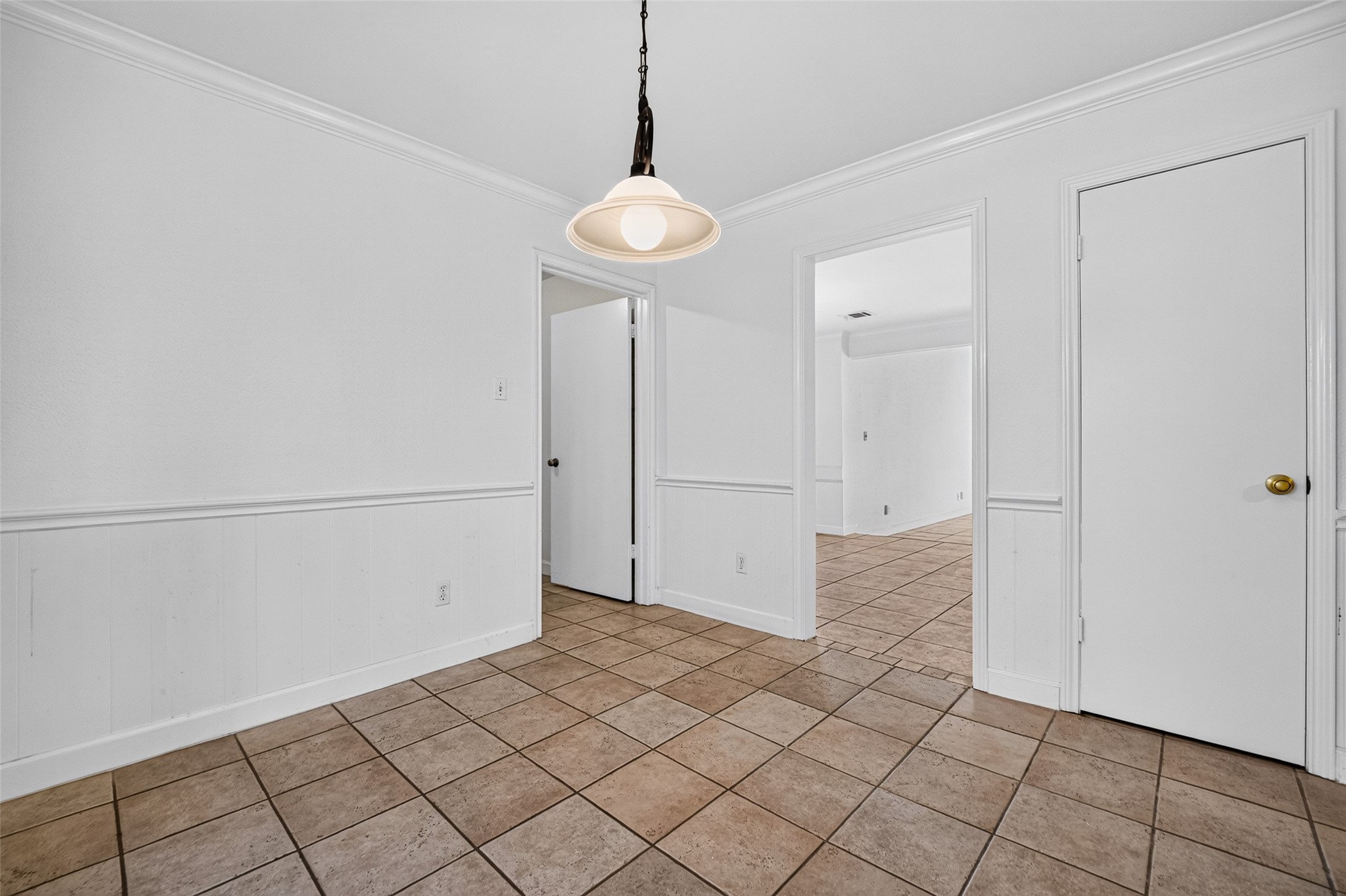 3119 Villa Lane Property Photo 19