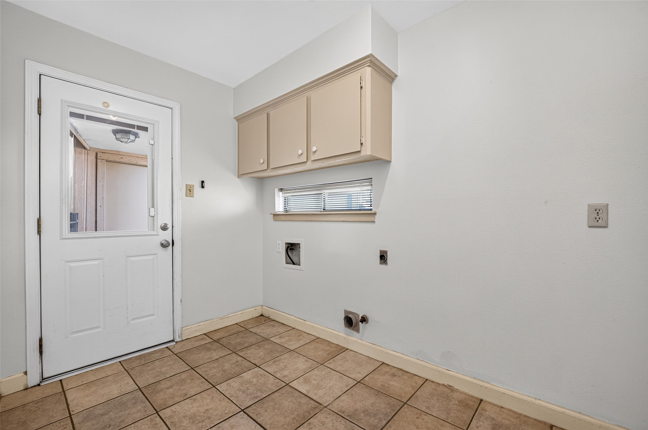 3119 Villa Lane Property Photo 25