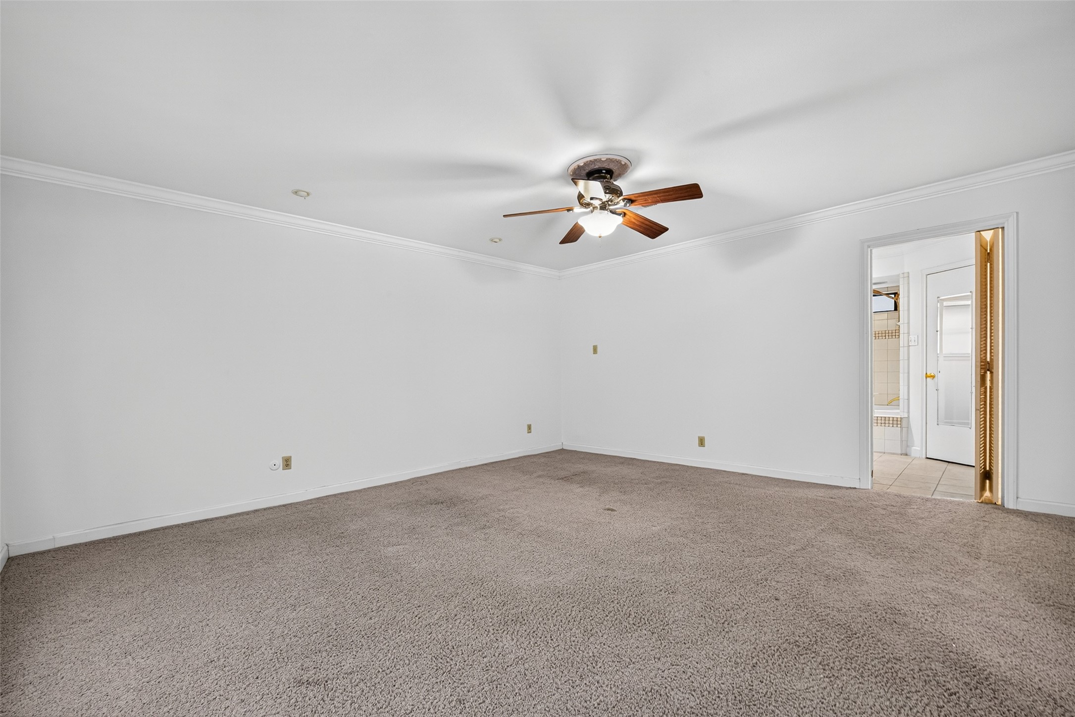 3119 Villa Lane Property Photo 28