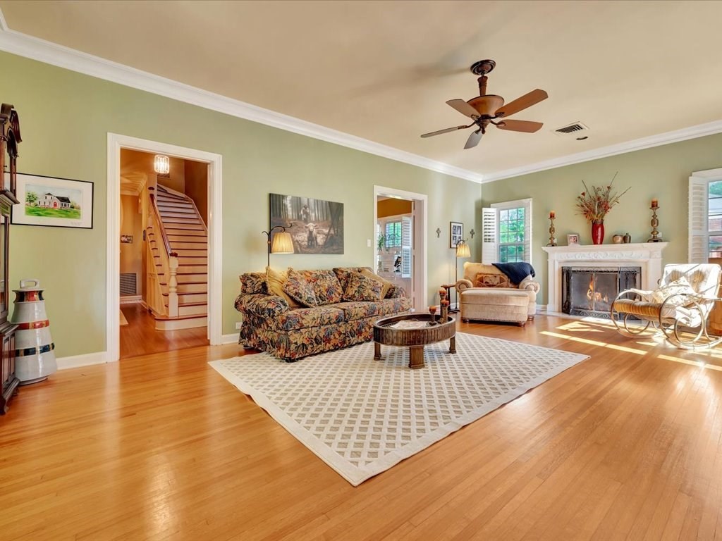 402 S Bynum Street Property Photo 6