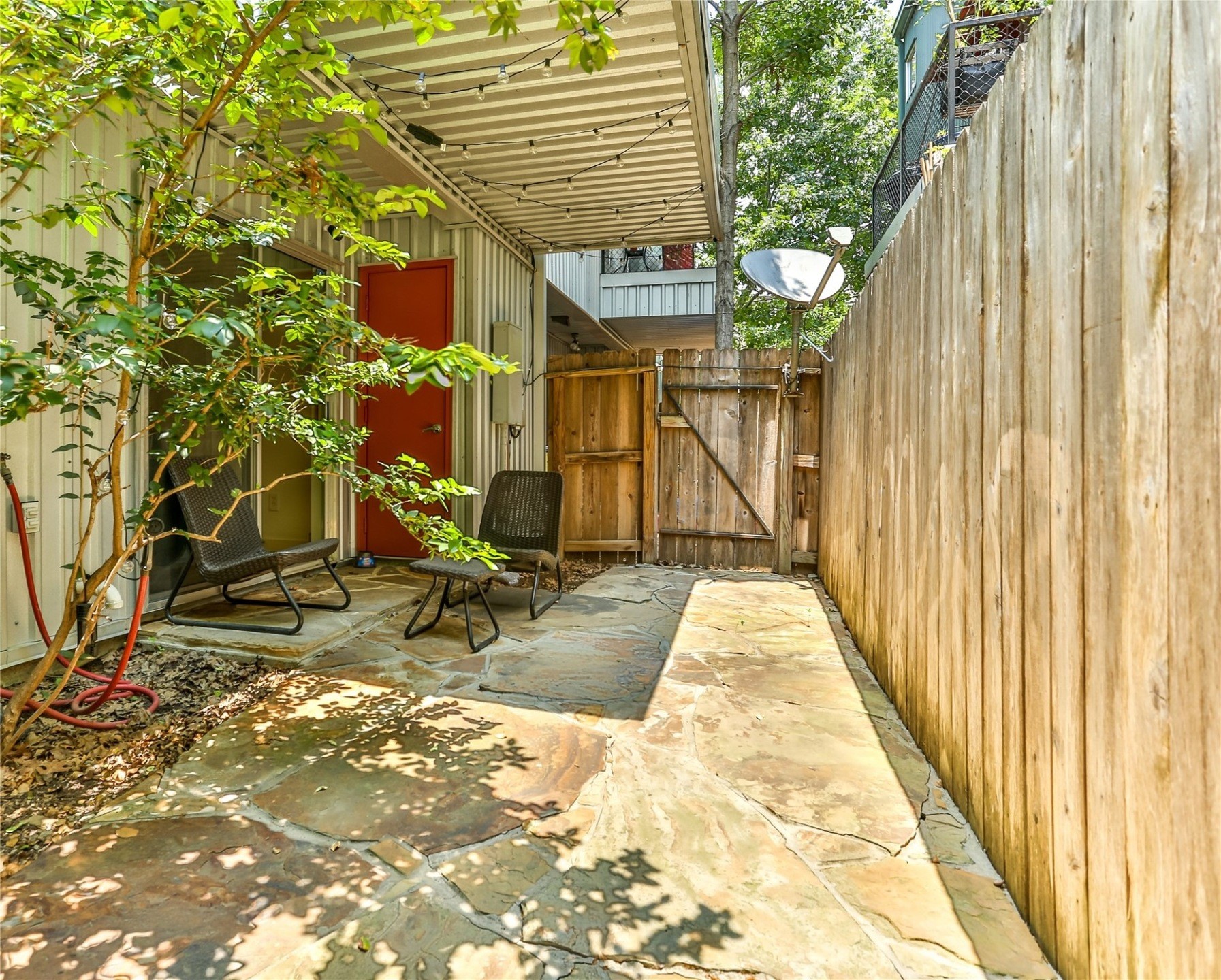 2918 Commerce Street Property Photo 9