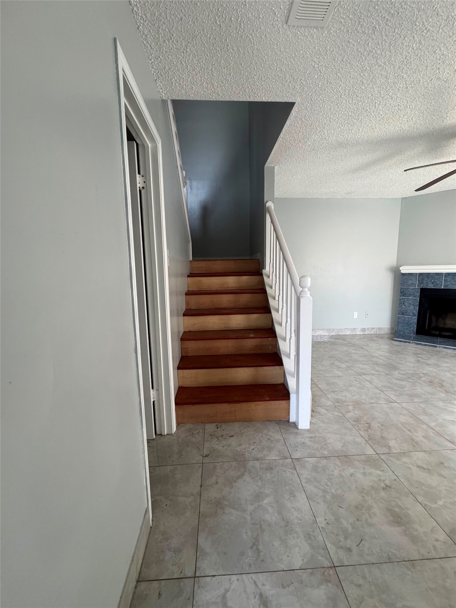 12700 Leader Street C Property Photo 8