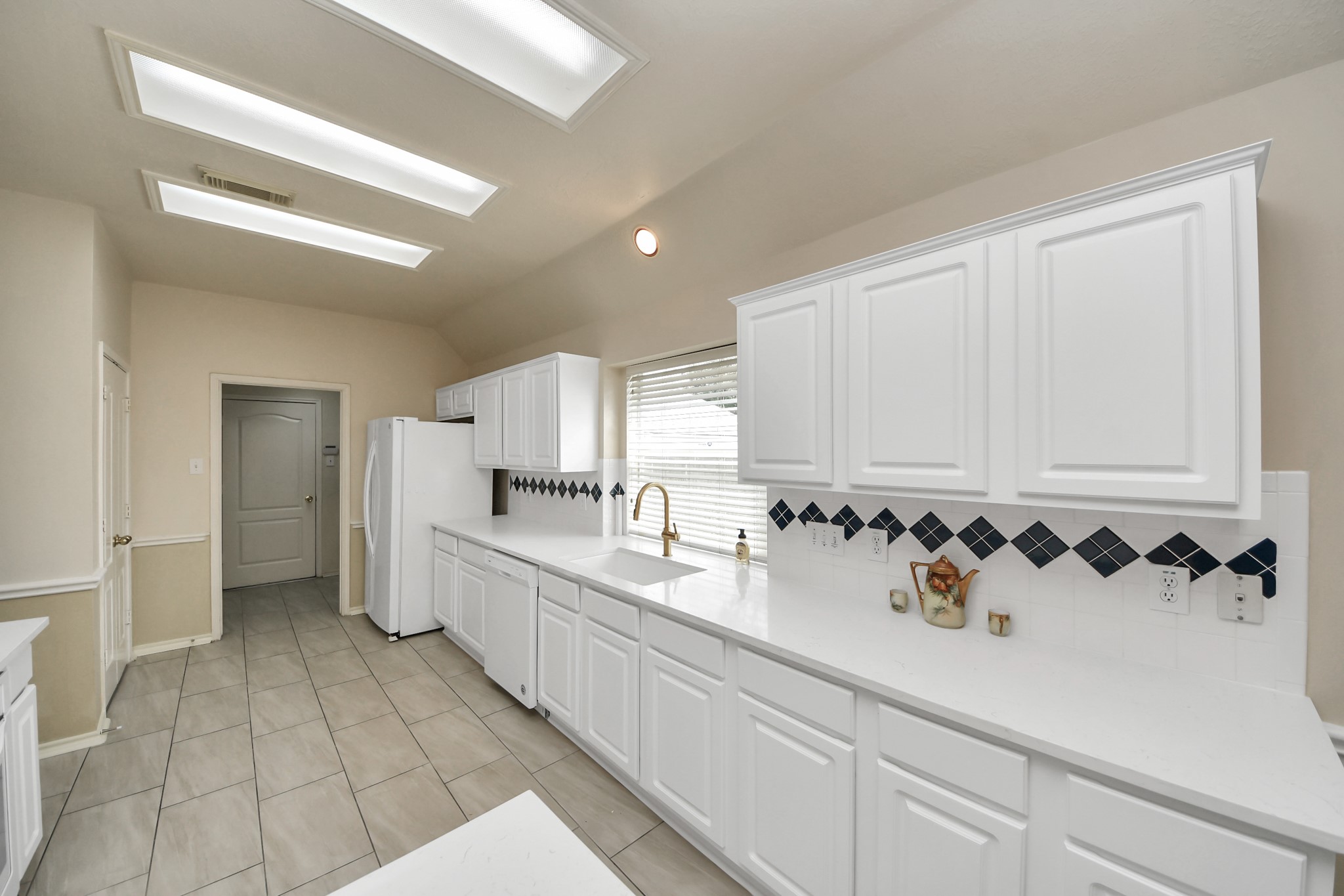 3906 Southsand Drive Property Photo 14