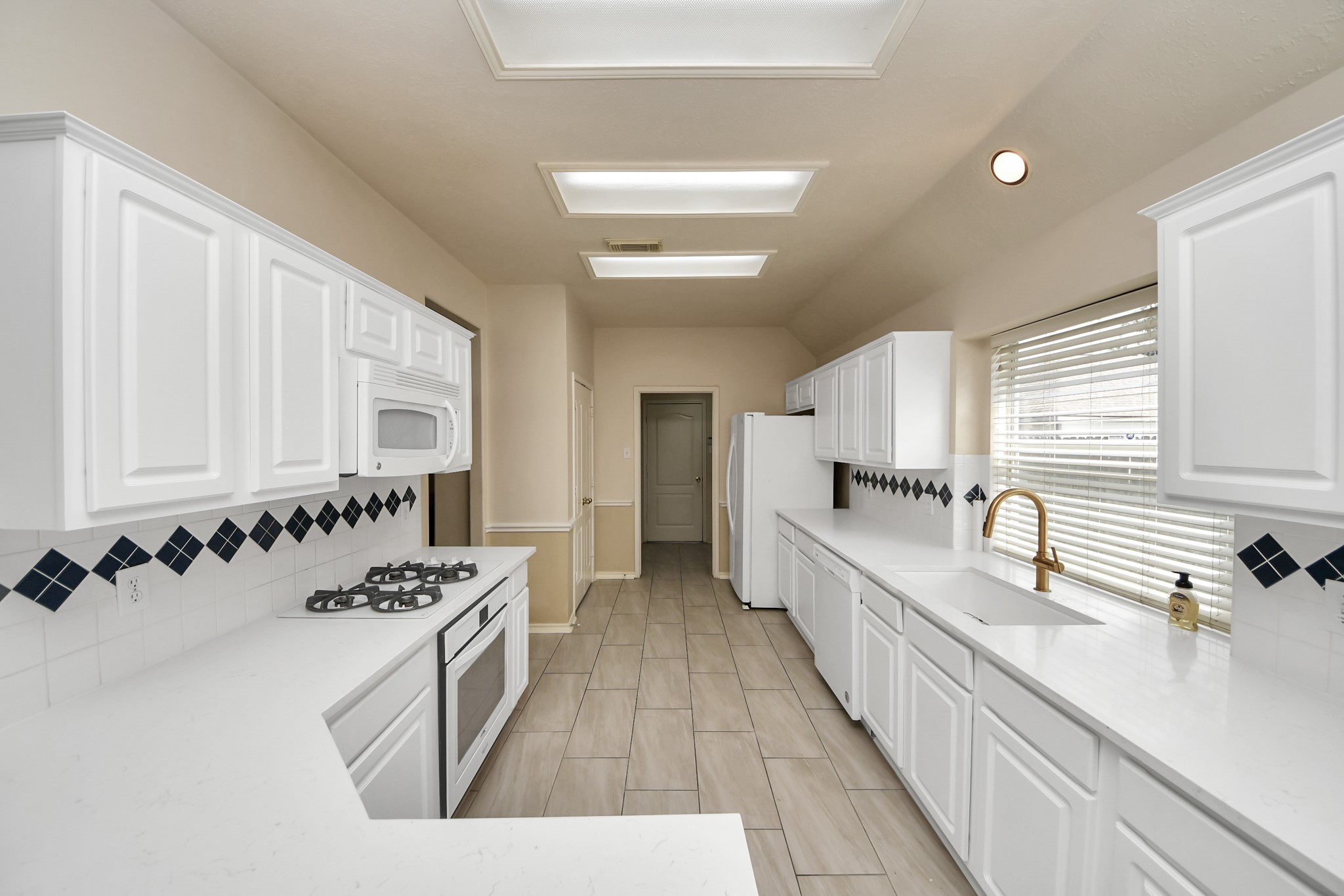 3906 Southsand Drive Property Photo 15