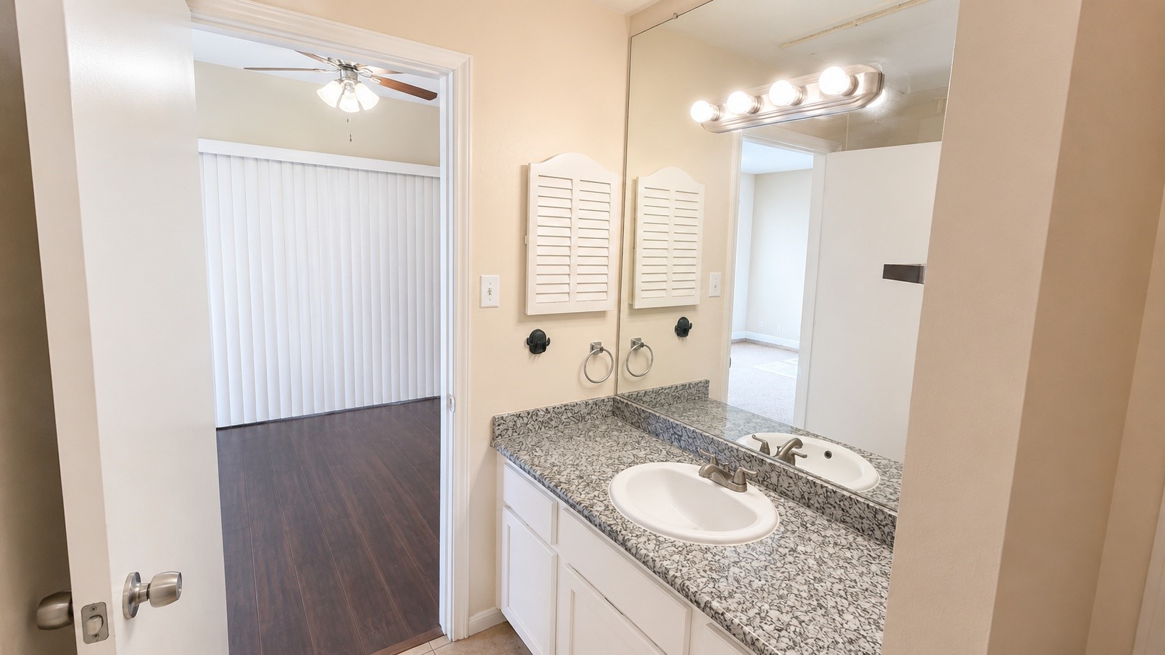 3100 Walnut Bend Lane 319 Property Photo 12