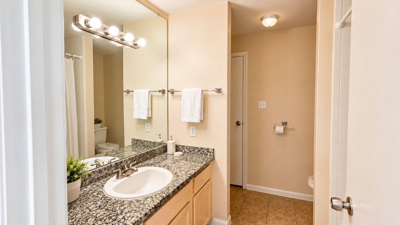 3100 Walnut Bend Lane 319 Property Photo 13